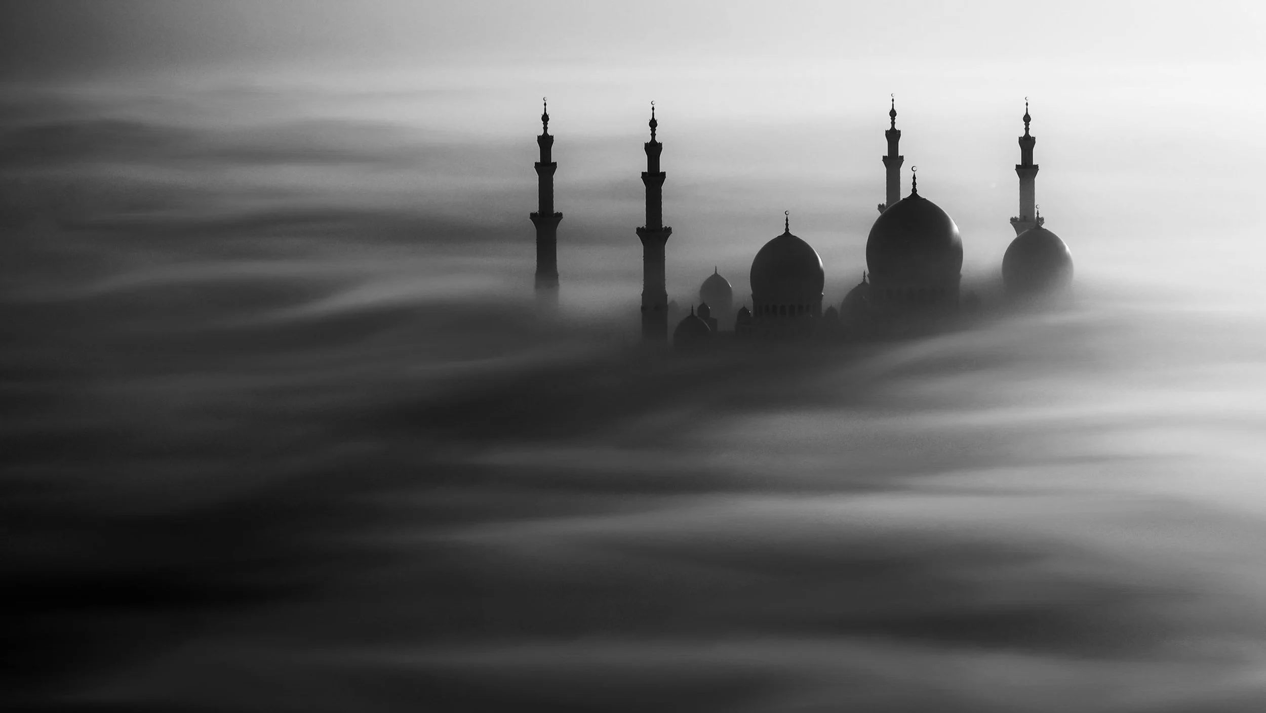 sheikh-zayed-grand-mosque-fog-abu-dhabi-SARAB.jpg