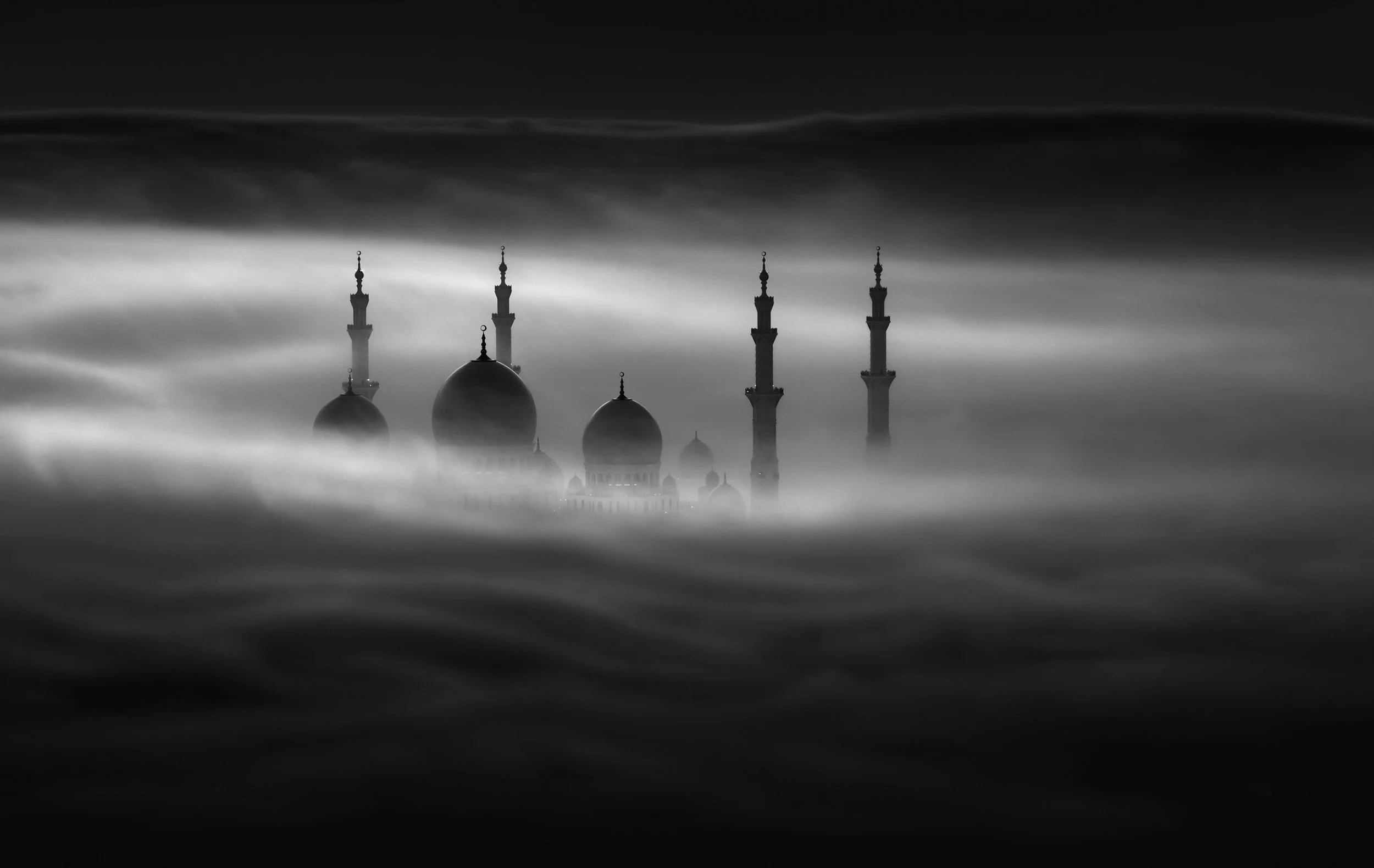 sheikh-zayed-mosque-abu-dhabi-fog-black-white-fine-art-landscape-sarab.jpg