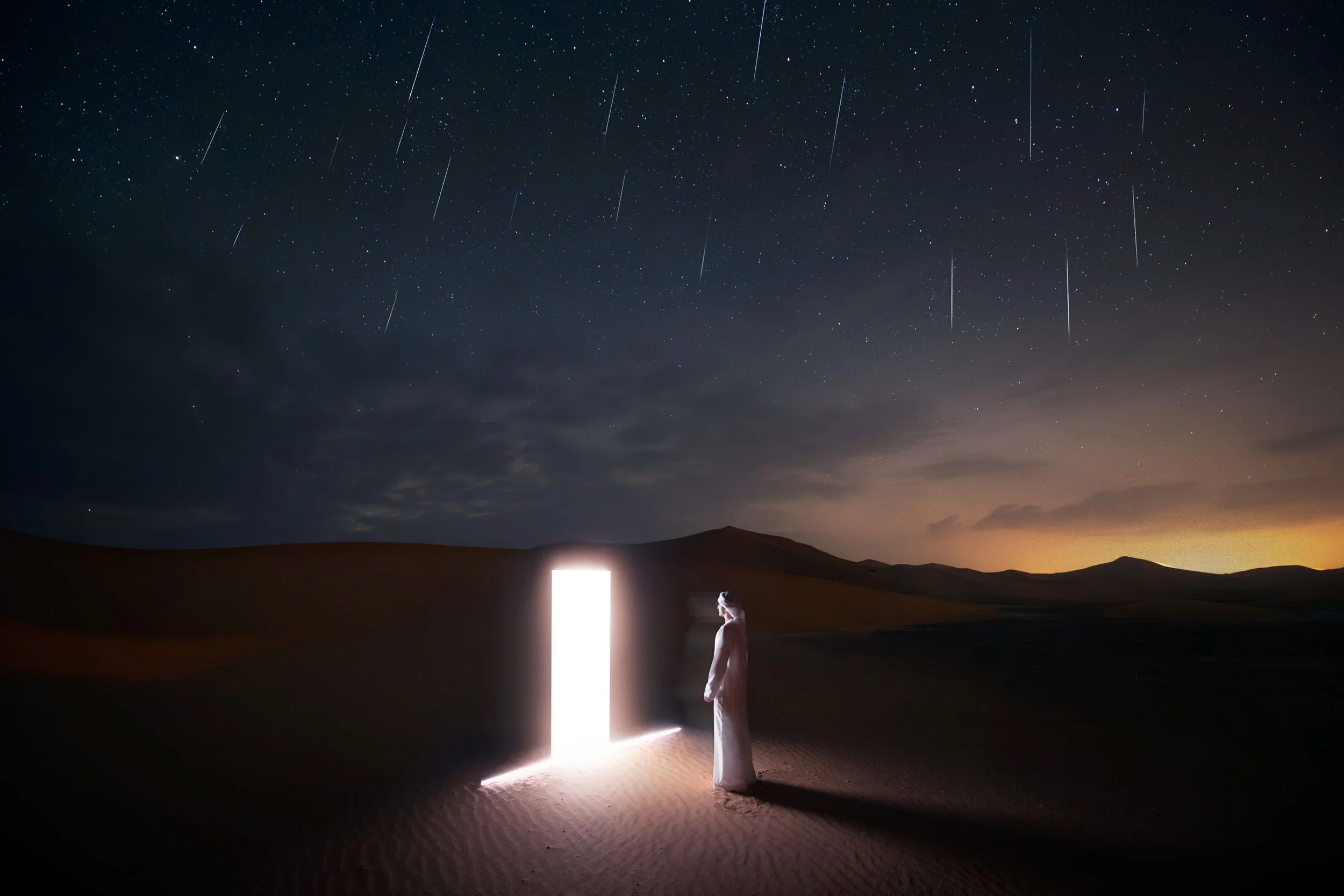 glowing-light-portal-teleportation-desert-night-uae-sarab.jpg