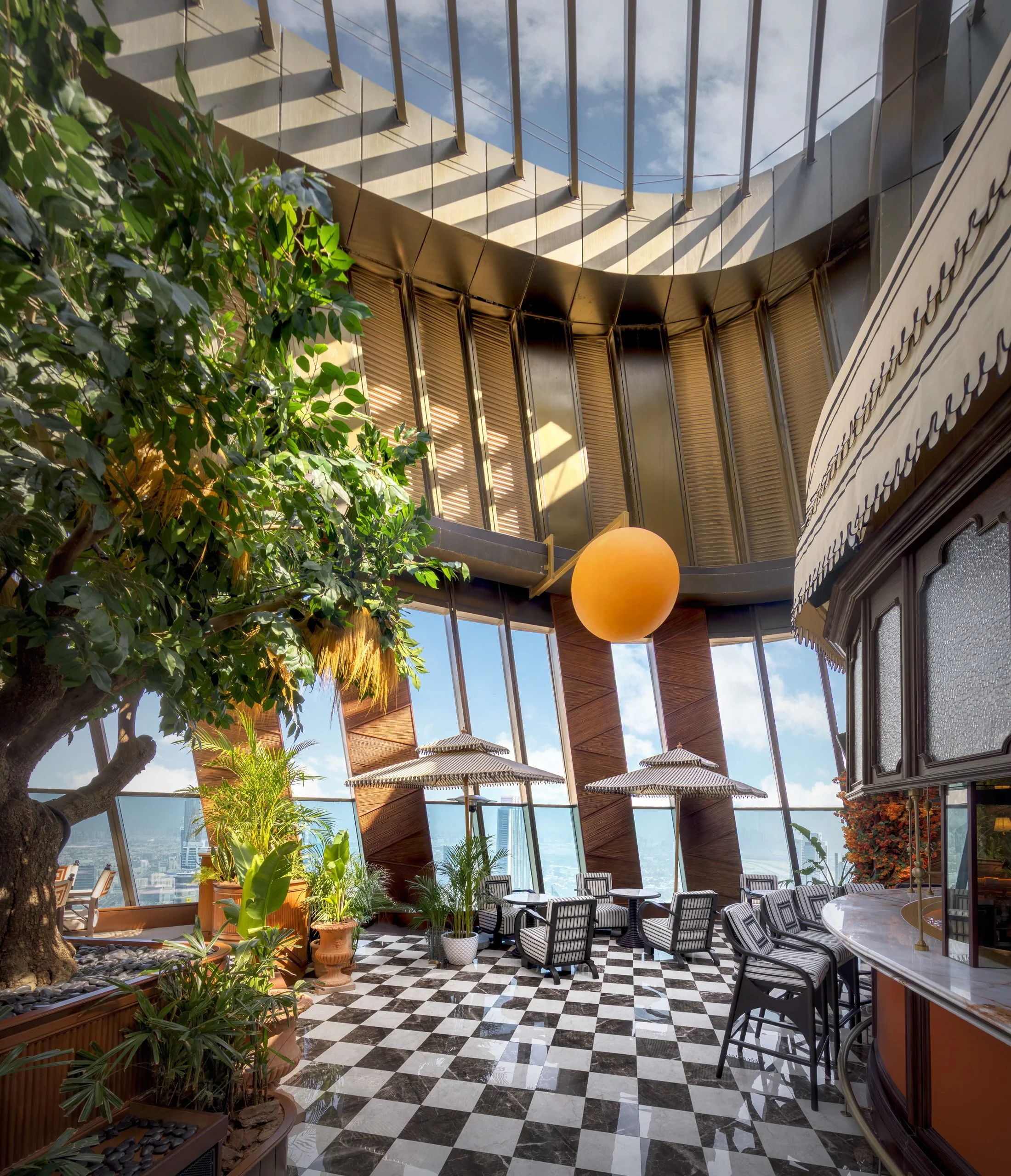 wasl-tower-restaurant-lion-in-the-sun-interior-dubai-skyline-sarab.jpg