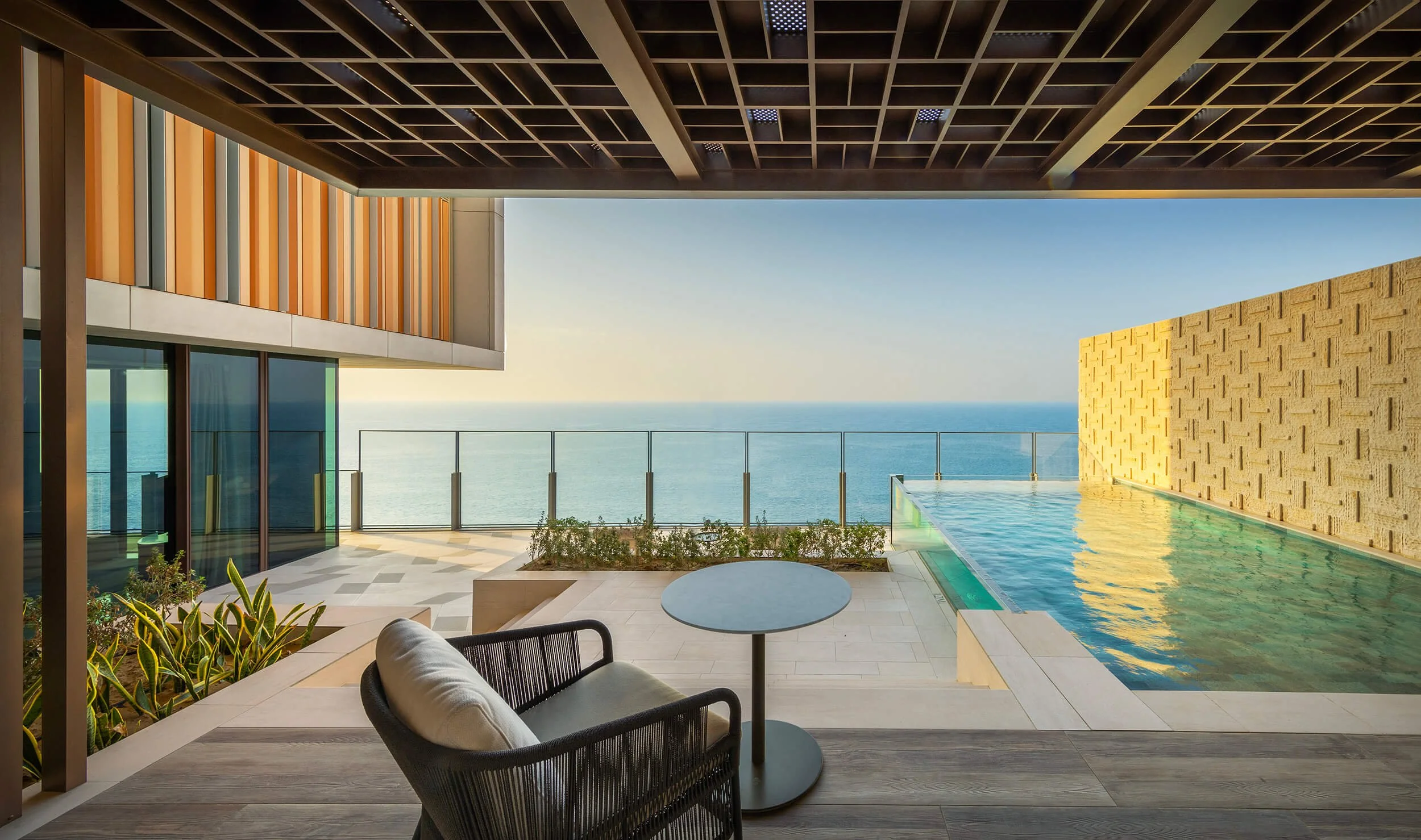atlantis-royal-terrace-skycourt-pool-sunrise-sarab-ahmad-alnaji.jpg
