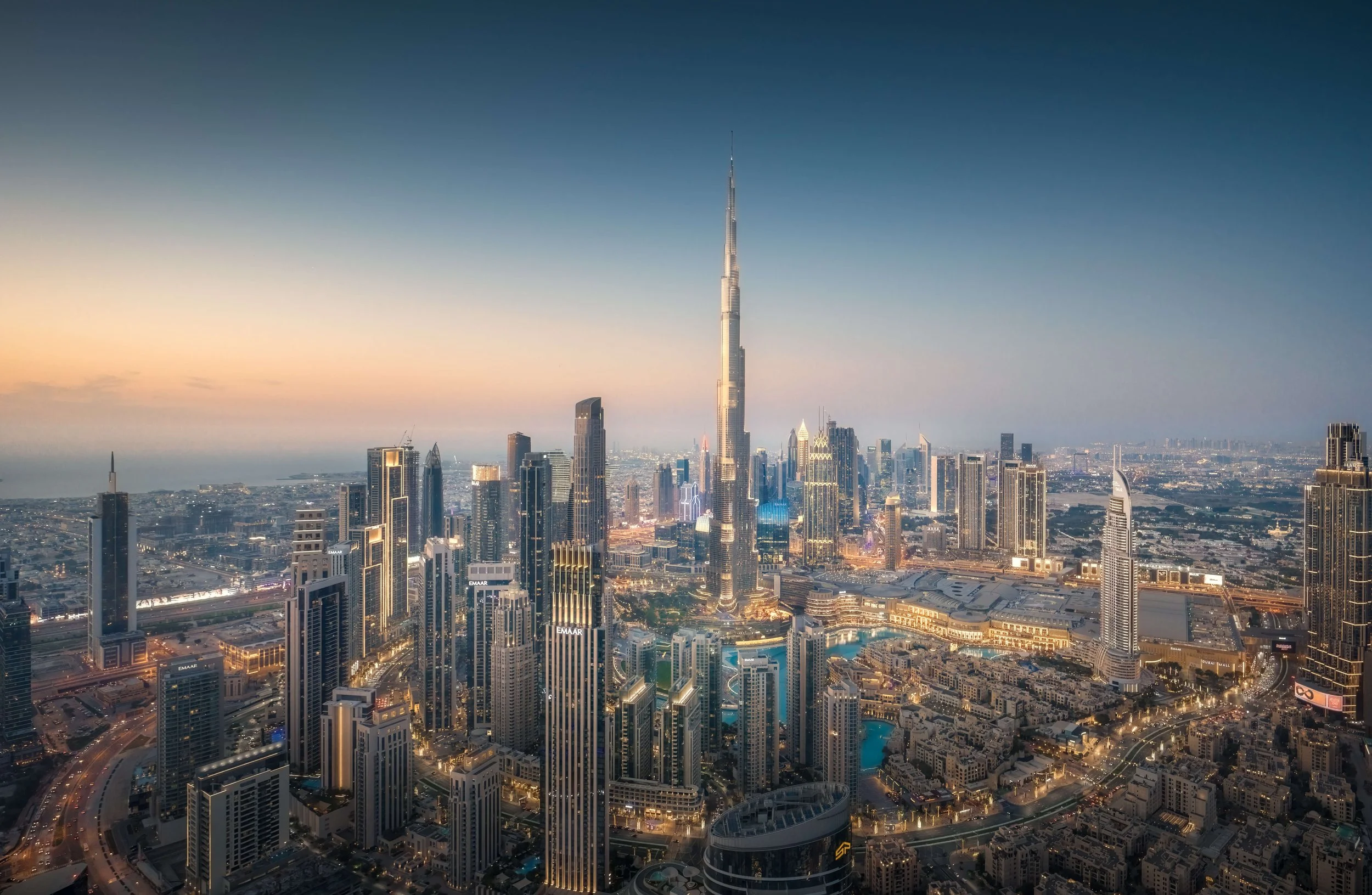 burj-khalifa-aerial-fog-sunrise-and-downtown-dubai-skyline-sarab.jpg