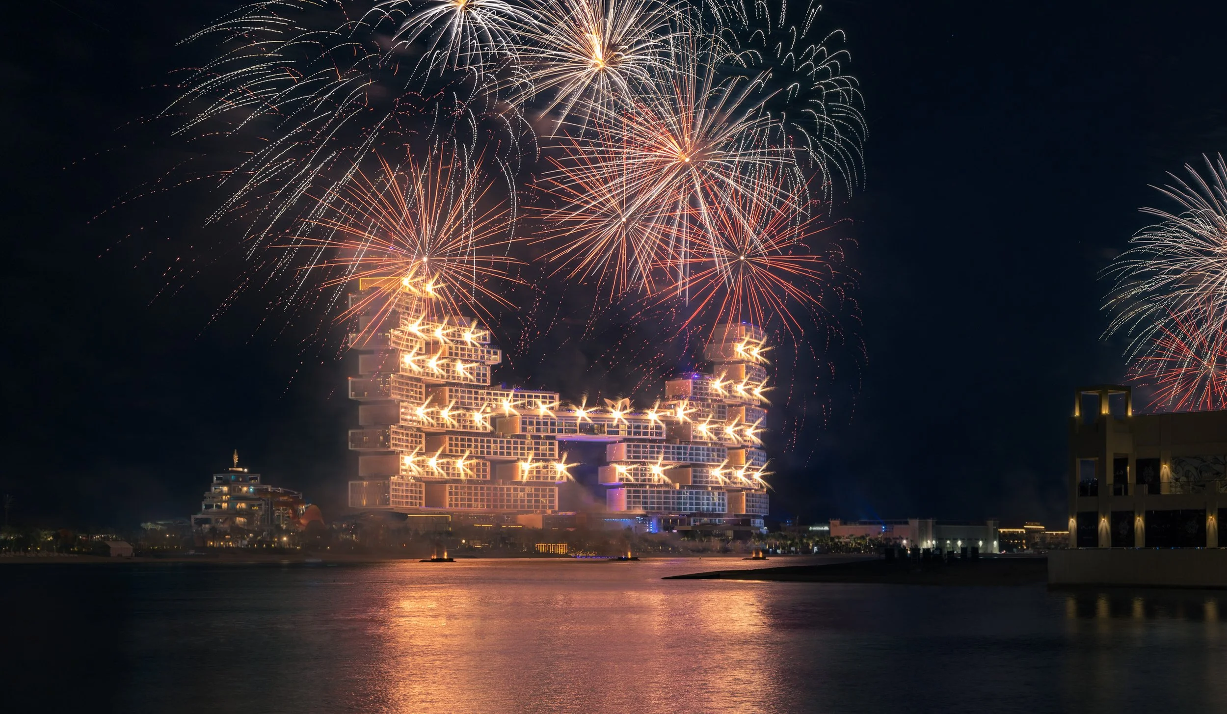 atlantis-royal-rihanna-concert-fireworks-exterior-sarab-ahmad-alnaji.jpg