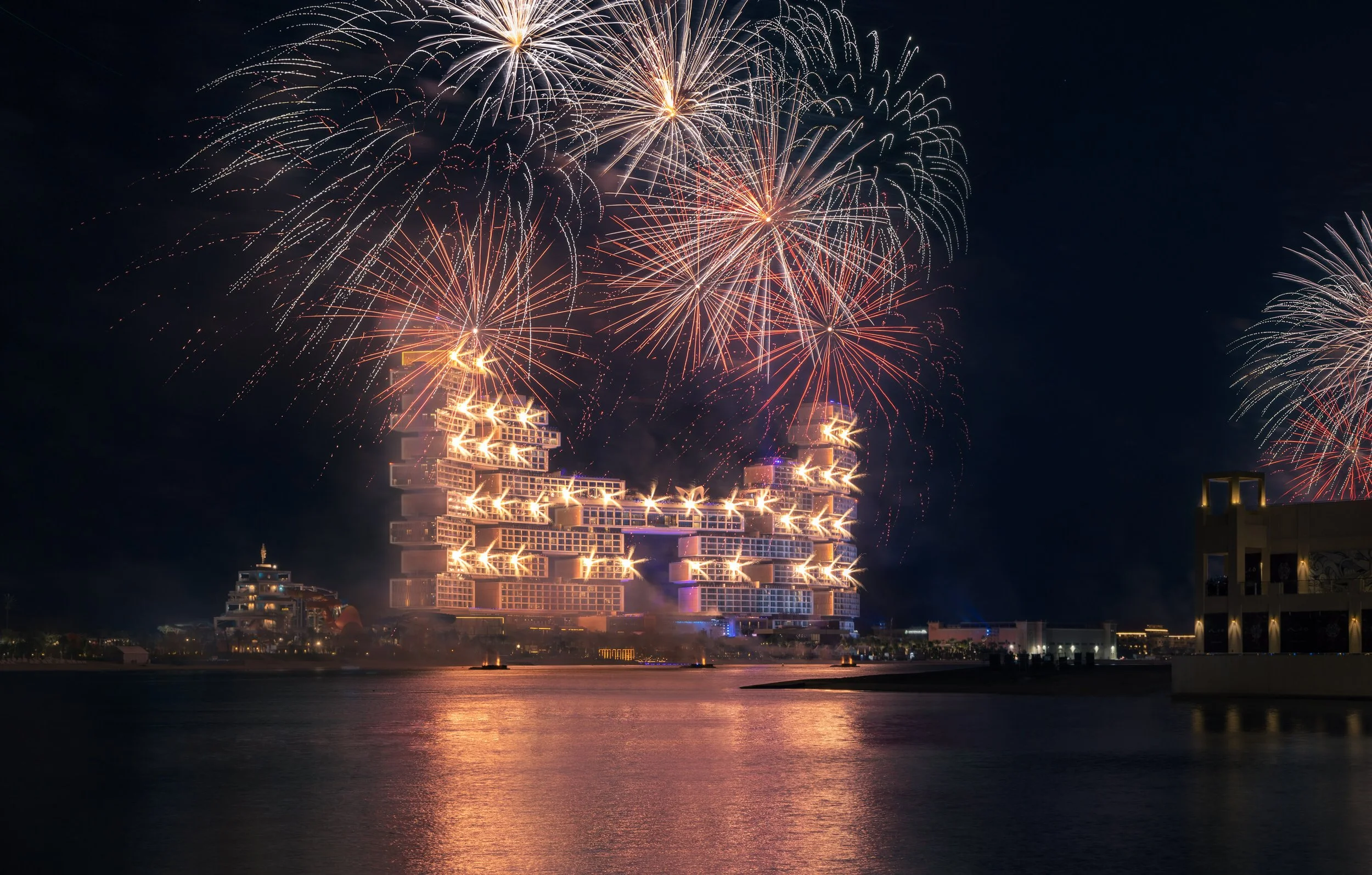 atlantis-royal-rihanna-concert-fireworks-exterior-sarab-ahmad-alnaji.jpg