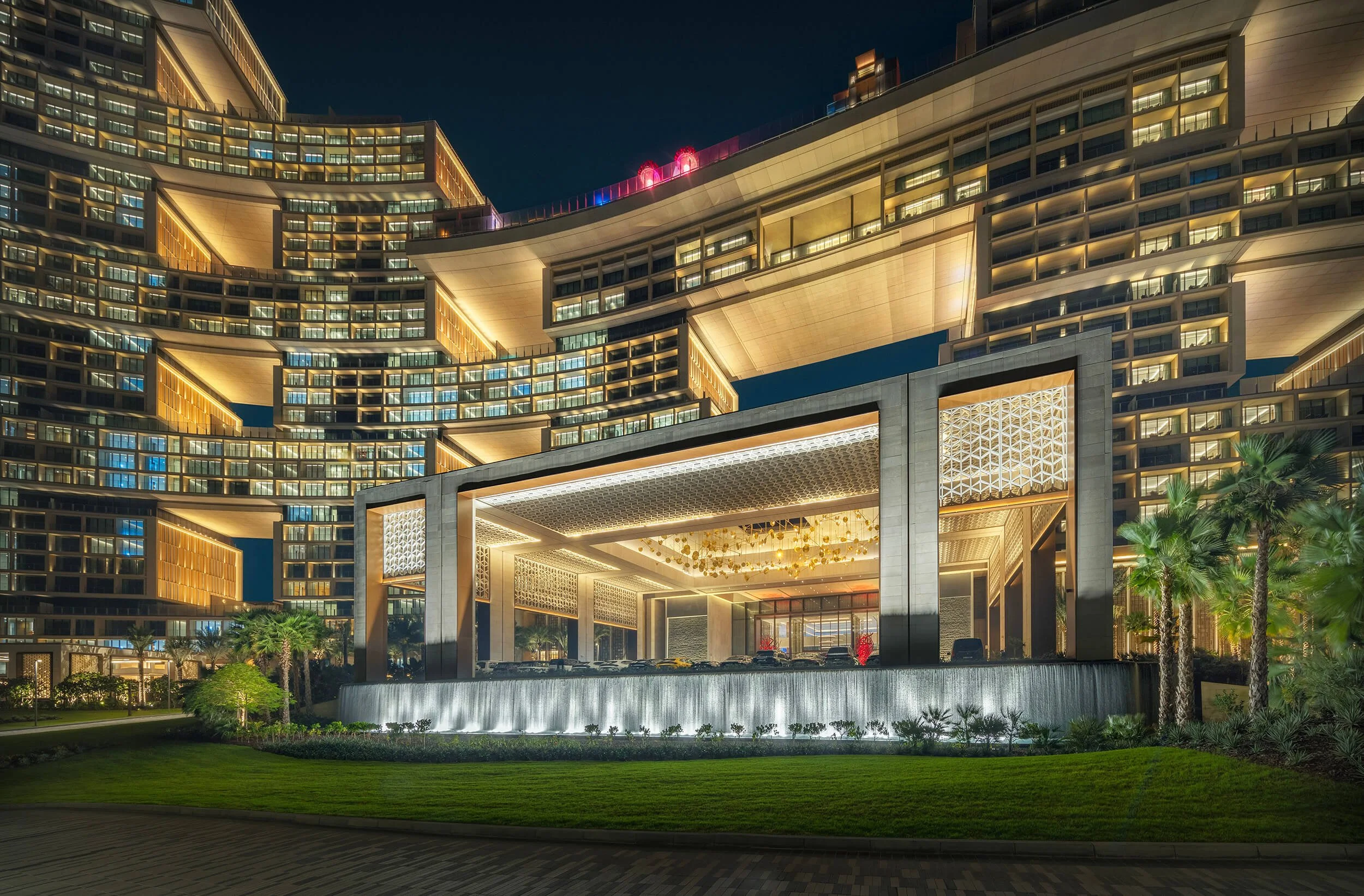 atlantis-royal-podium-night-detail-exterior-sarab-ahmad-alnaji.jpg