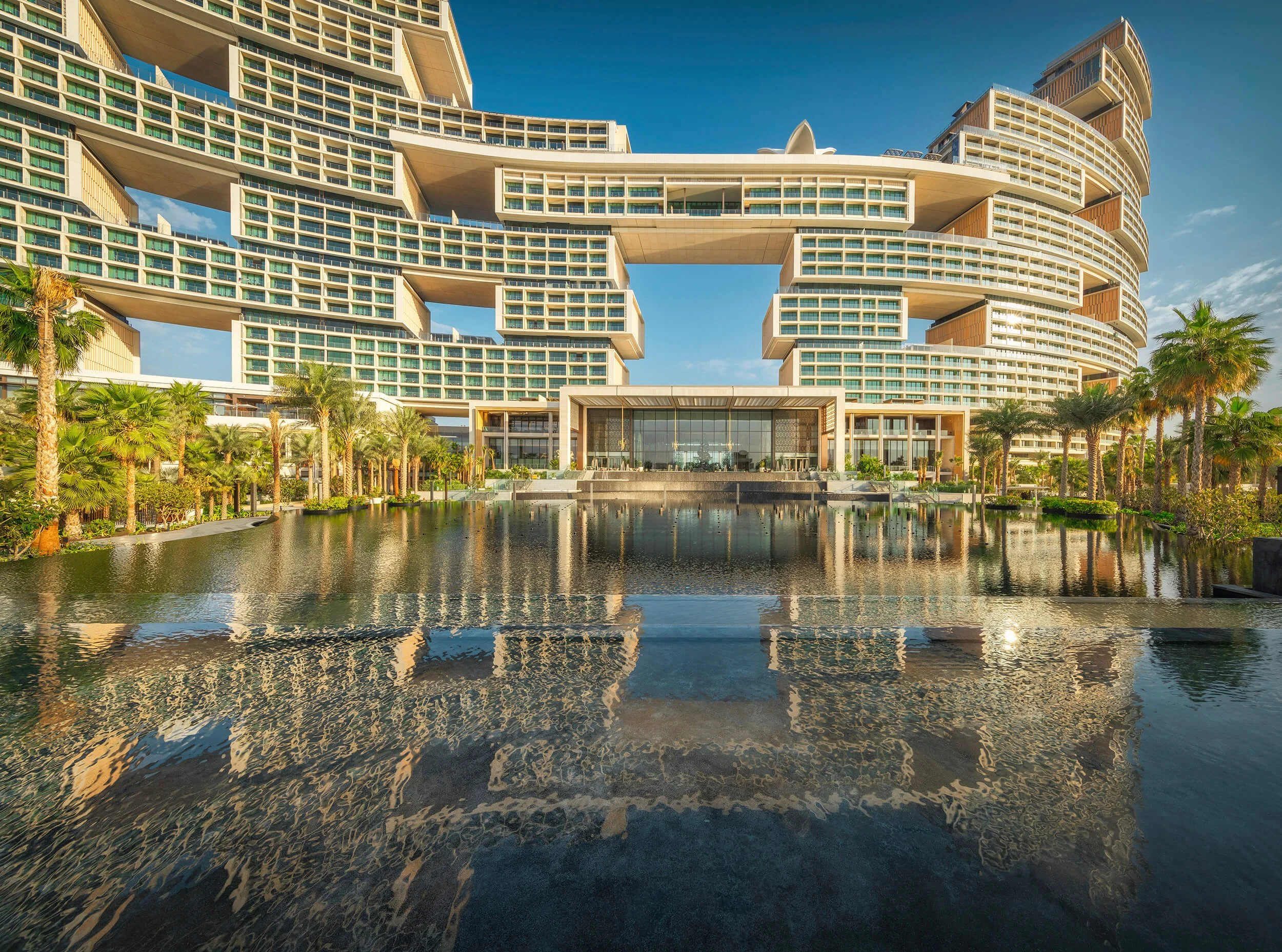 atlantis-royal-water-reflection-exterior-sarab-ahmad-alnaji.jpg