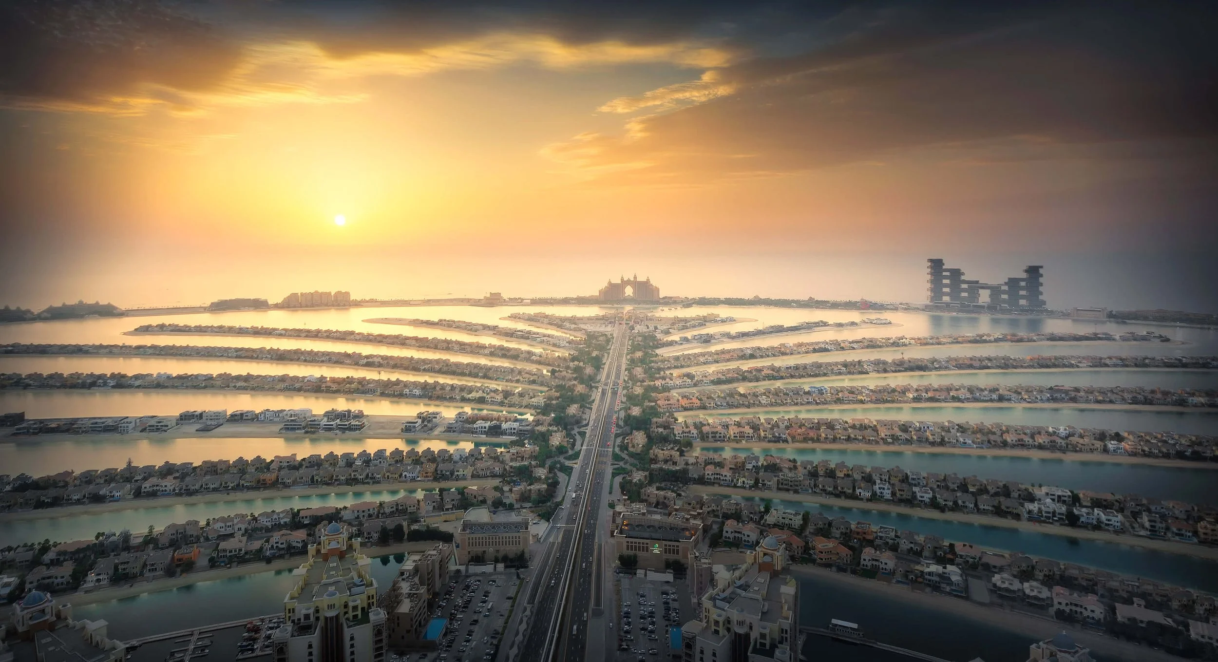 atlantis-royal-palm-jumeirah-skyline-sunset-wide-kpf-sarab-ahmad-alnaji.jpg