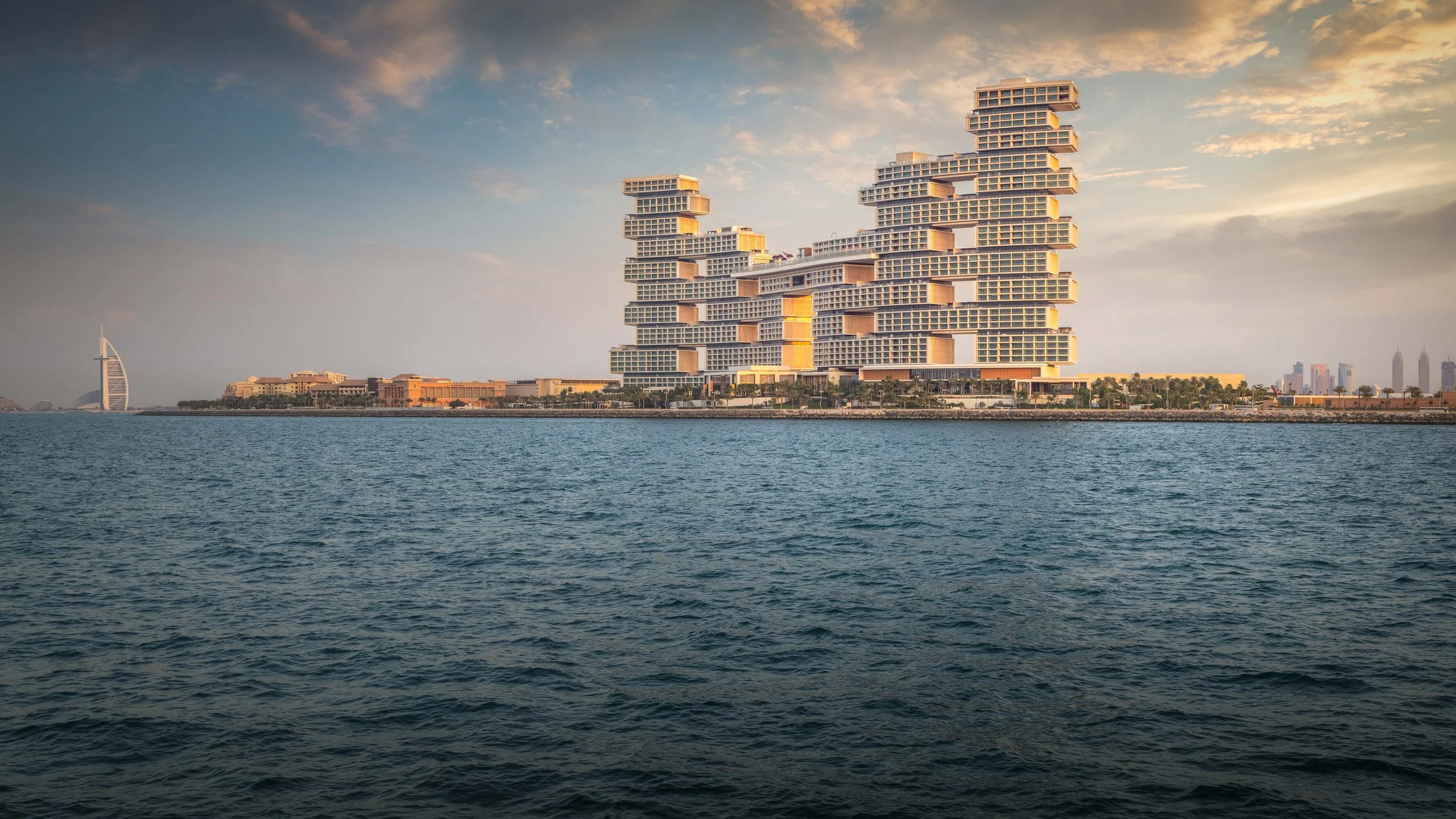 atlantis-royal-gulf-sunset-boat-burj-alarab-view-sarab-ahmad-alnaji.jpg