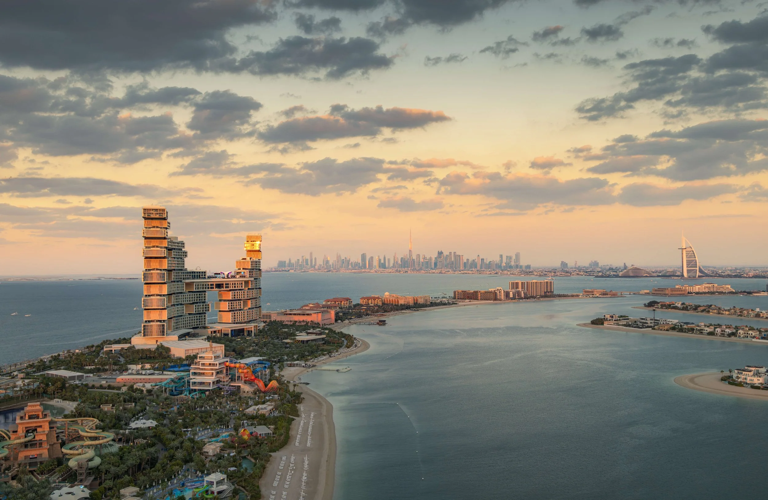 atlantis-royal-dubai-skyline-kpf-fine-art-sarab-ahmad-alnaji.jpg