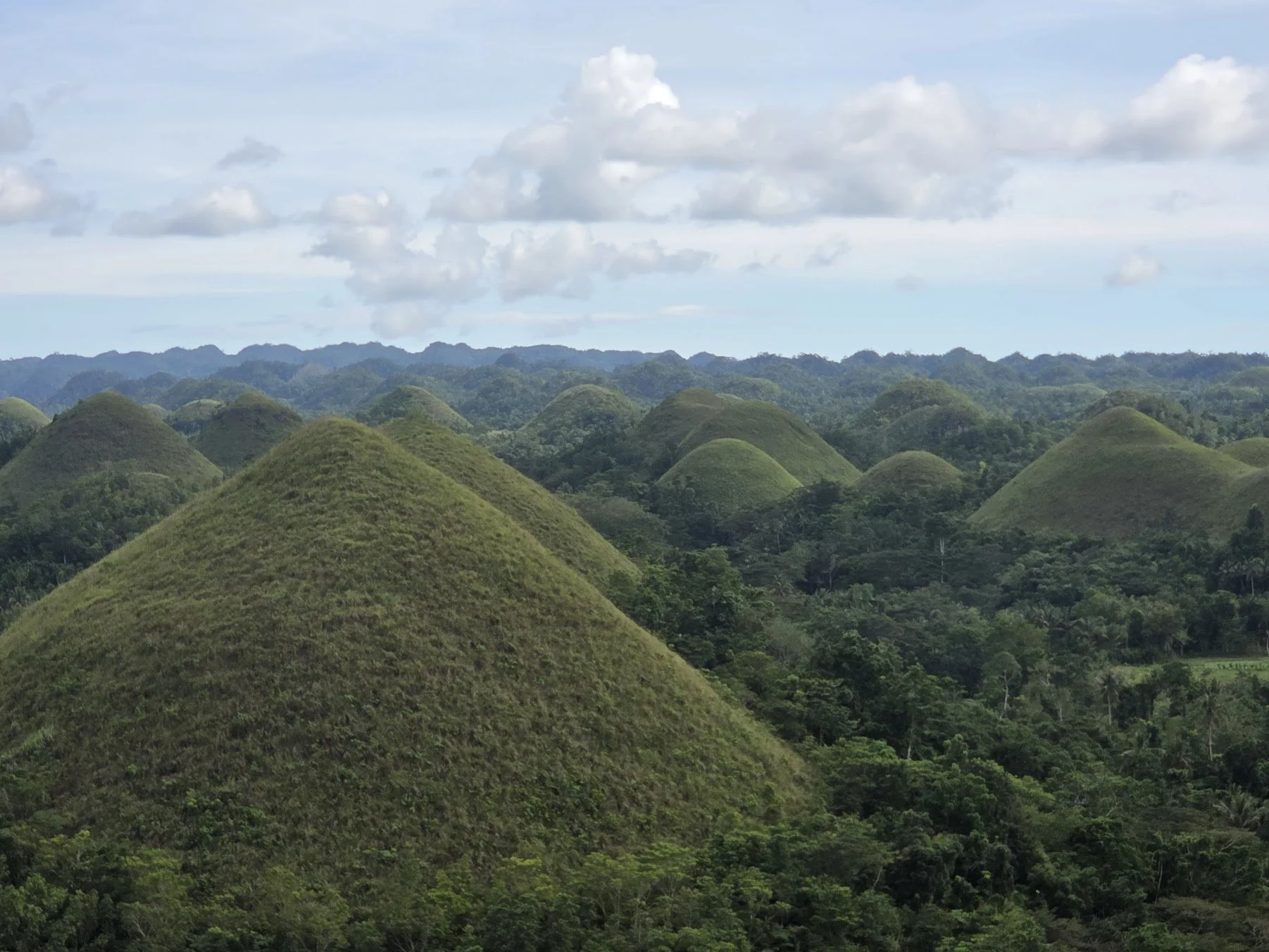 Chocolate hills.jpg