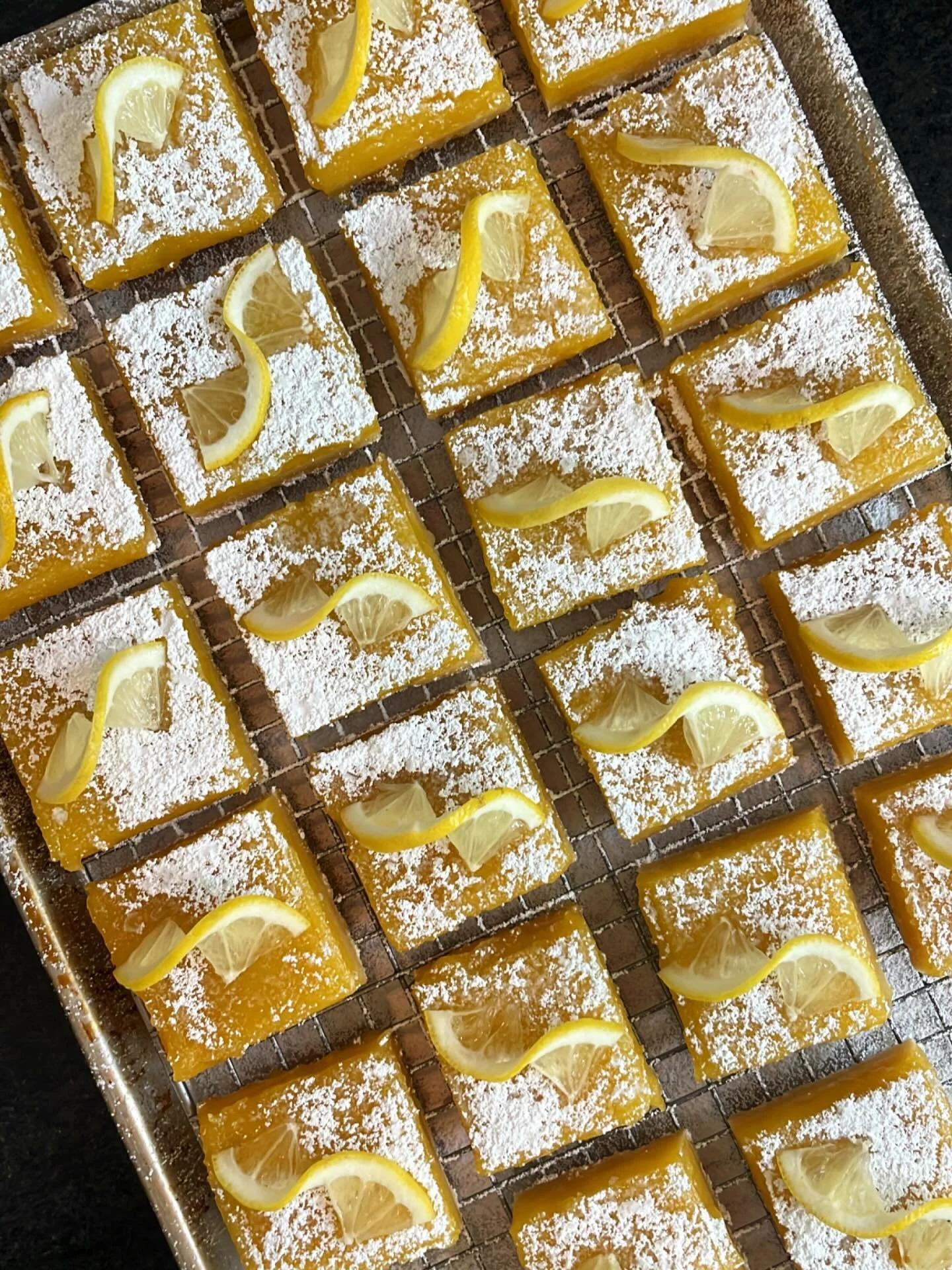 we sure love our citrus around here 🍋 

lemon bars with olive oil and flakey salt