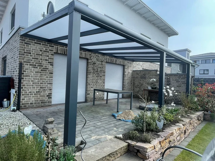 Terrassenüberdachung-Pultdach mit Polycarbonat
