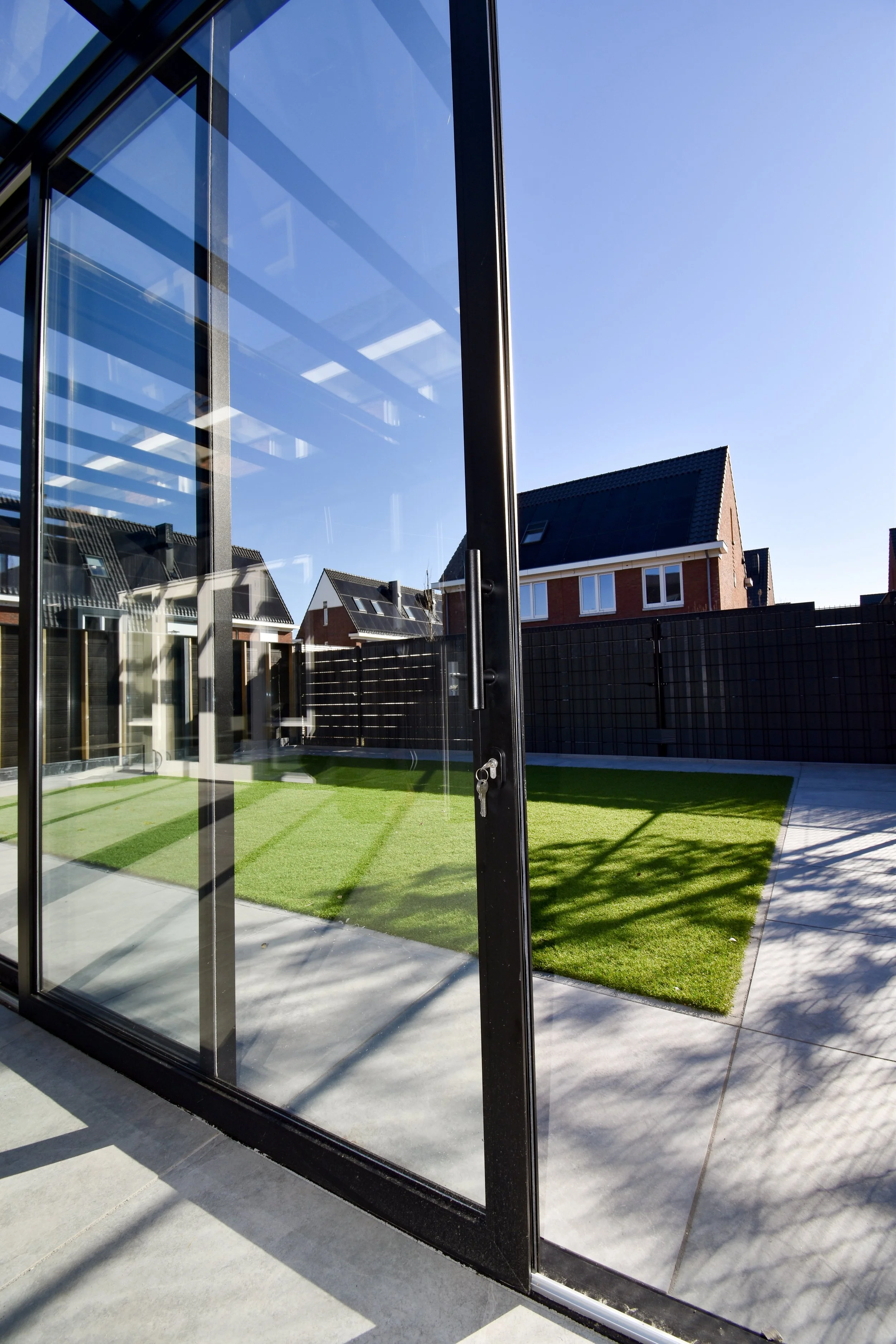 Glas-Schiebeelemente mit Alu-Gestell