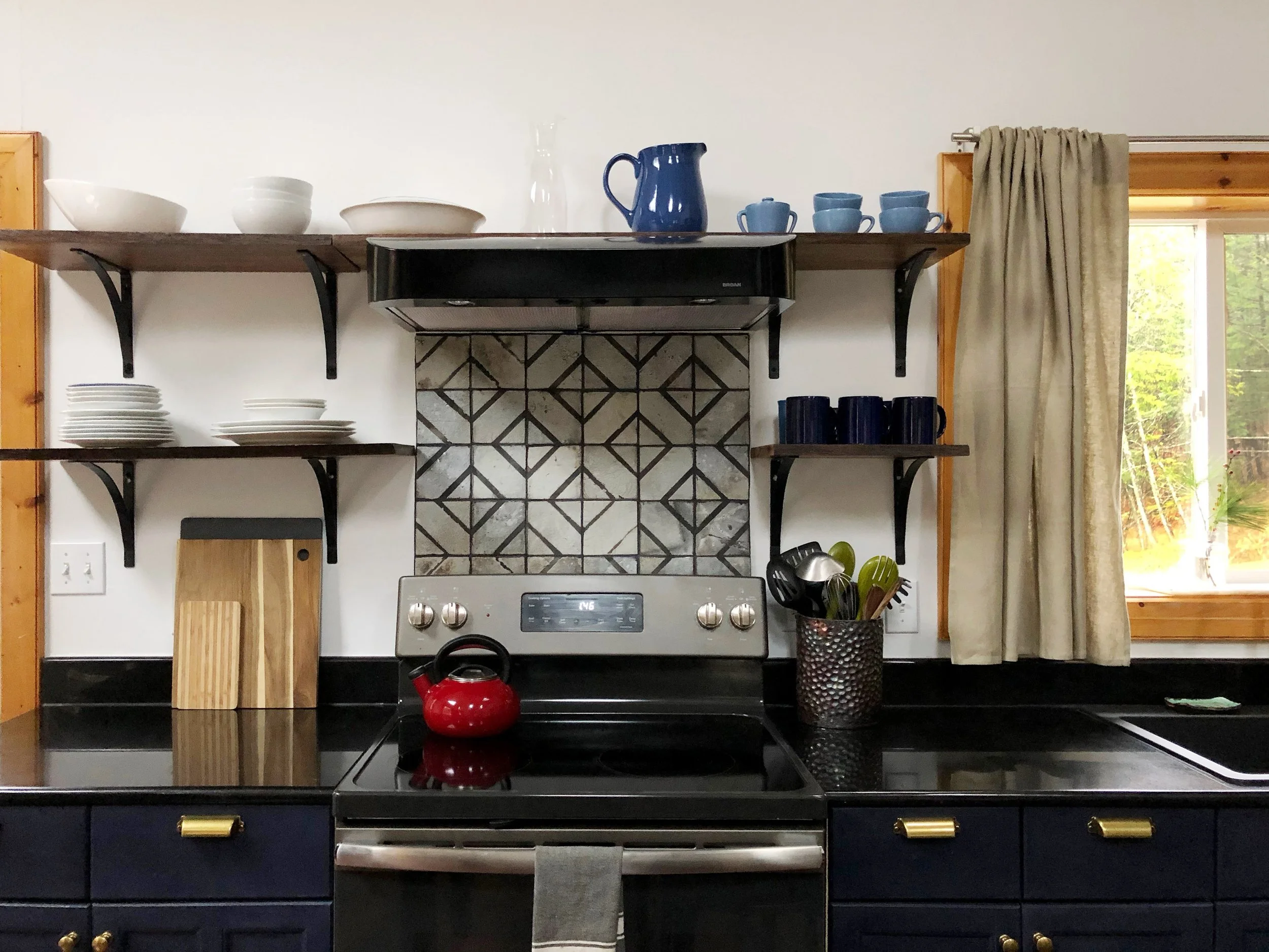 Serene_Kitchen_Stove.jpg