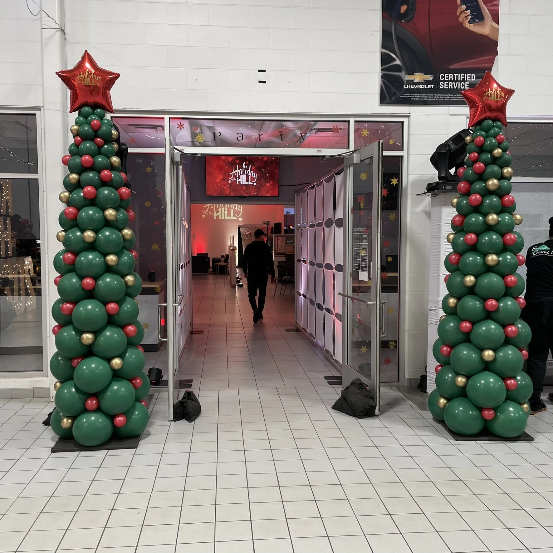 Tall Christmas tree balloons.JPEG