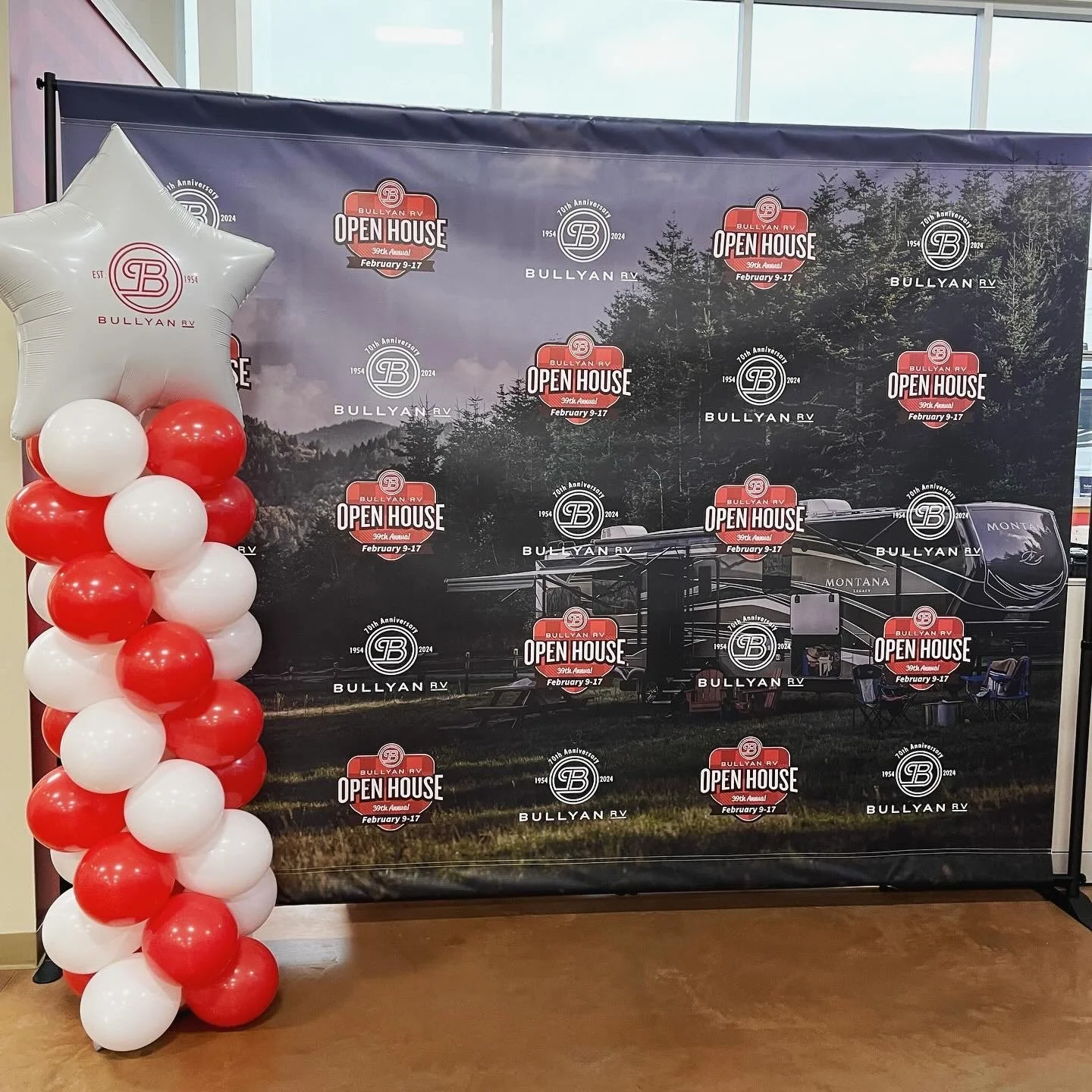 custom column with backdrop.JPEG