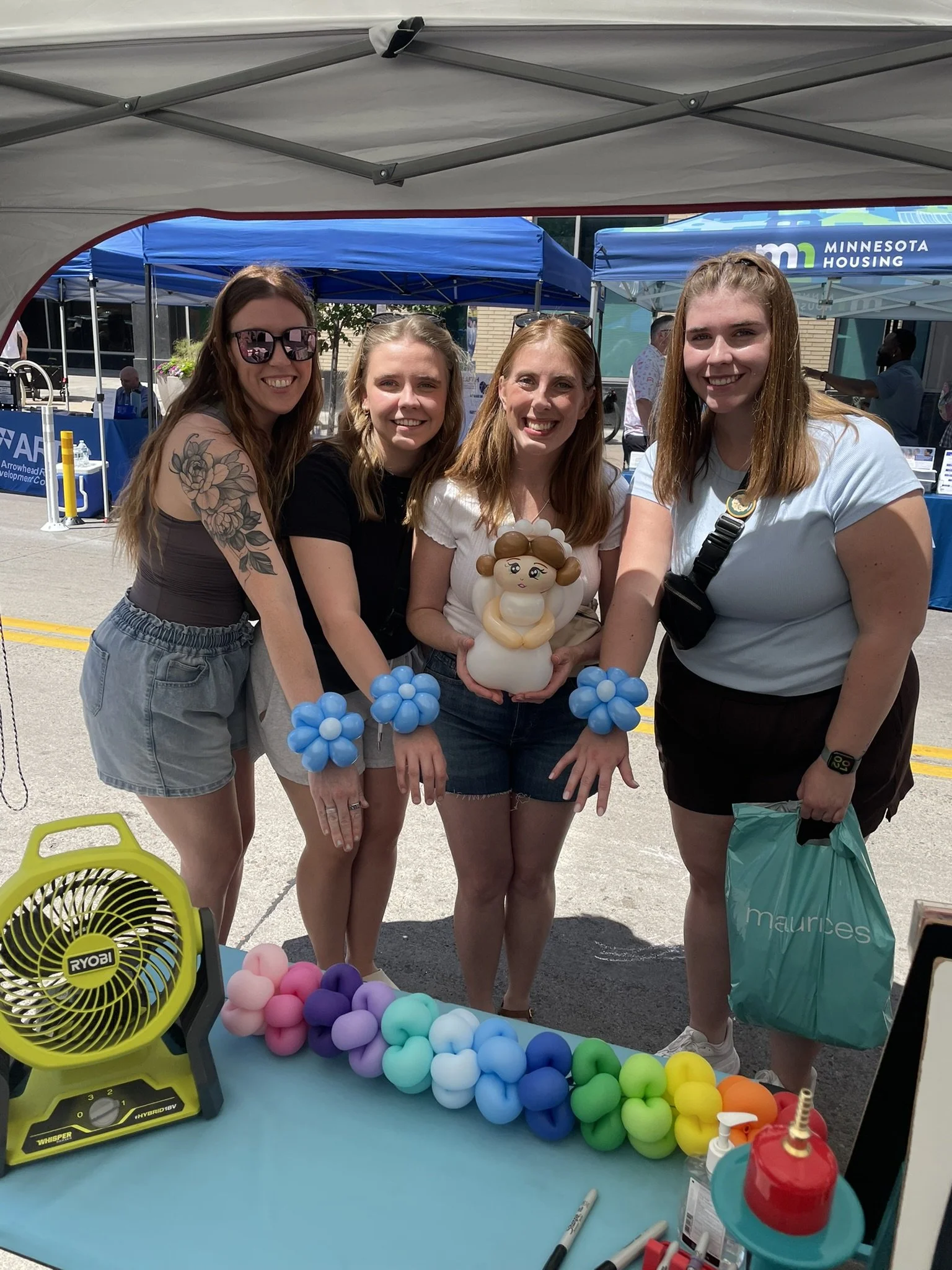 Downtown Duluth Days Live Balloon Twisting.JPEG