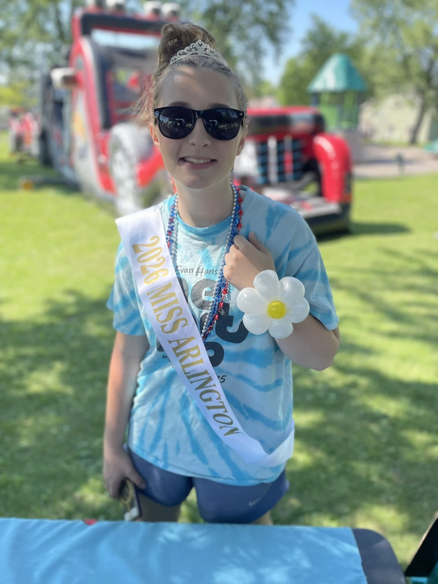 miss arlington with her balloon flower.JPEG
