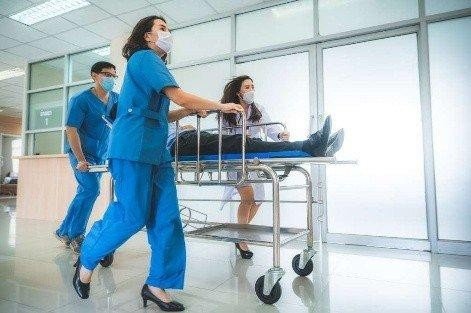 Healthcare Jobs That Pay Well (Without Medical School)