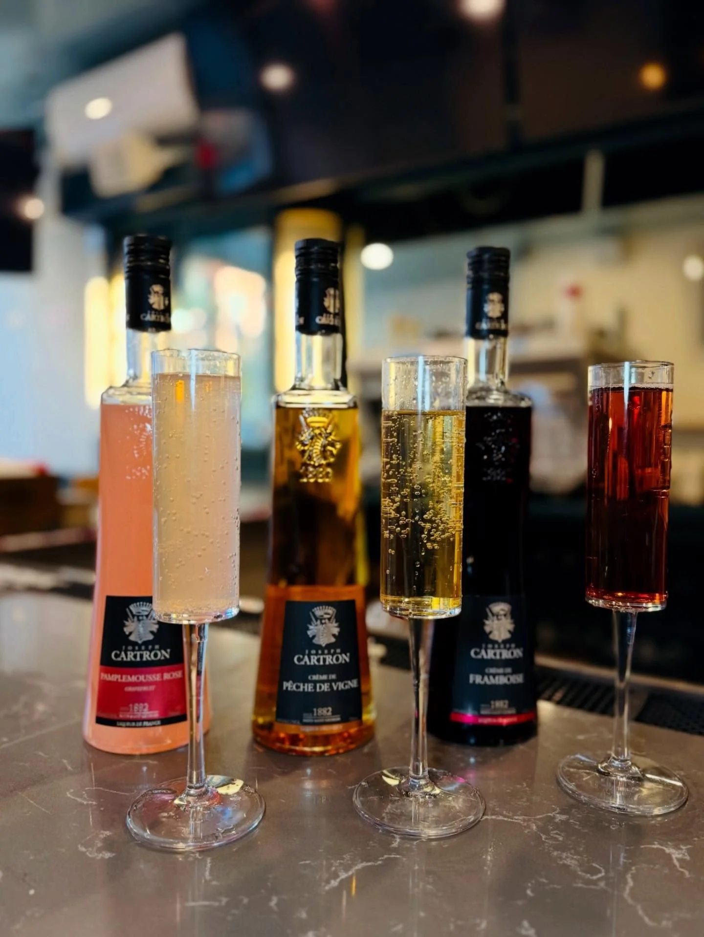 🍾🥂 Bubbles are not just for kids 😉
We&rsquo;re serving champagne at The Snack Bar &mdash; come on by and try it.
📍 Hoboken