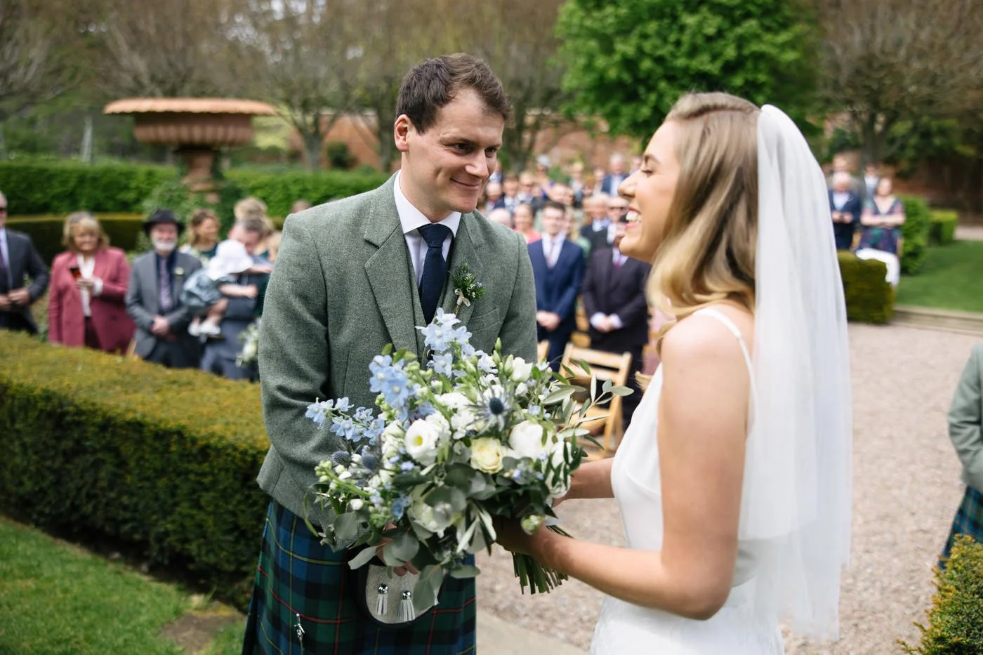 Larchfield-Estate-Wedding-Photos-021.jpg