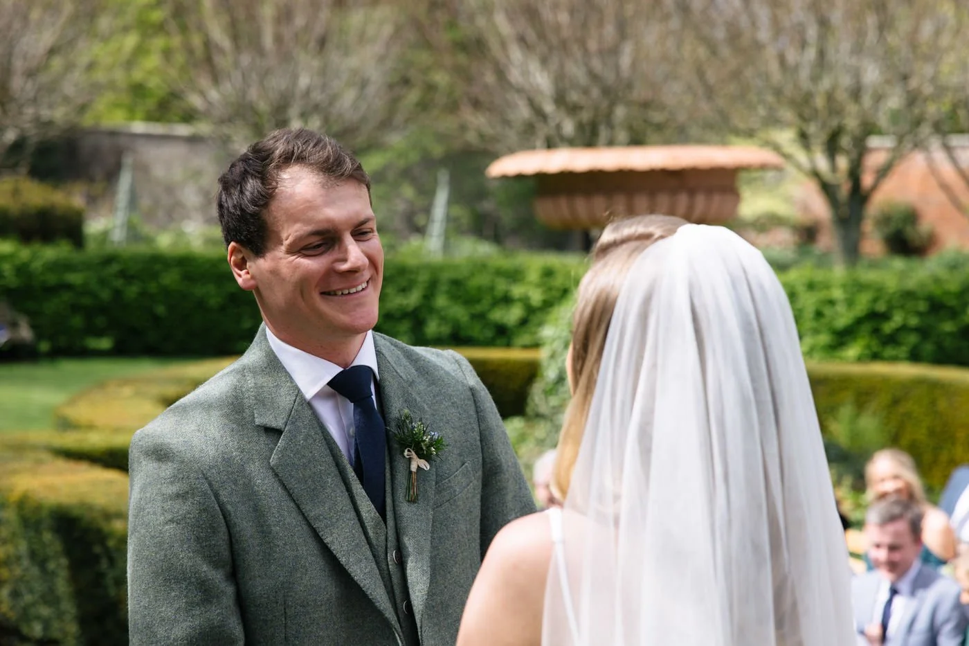 Larchfield-Estate-Wedding-Photos-023.jpg