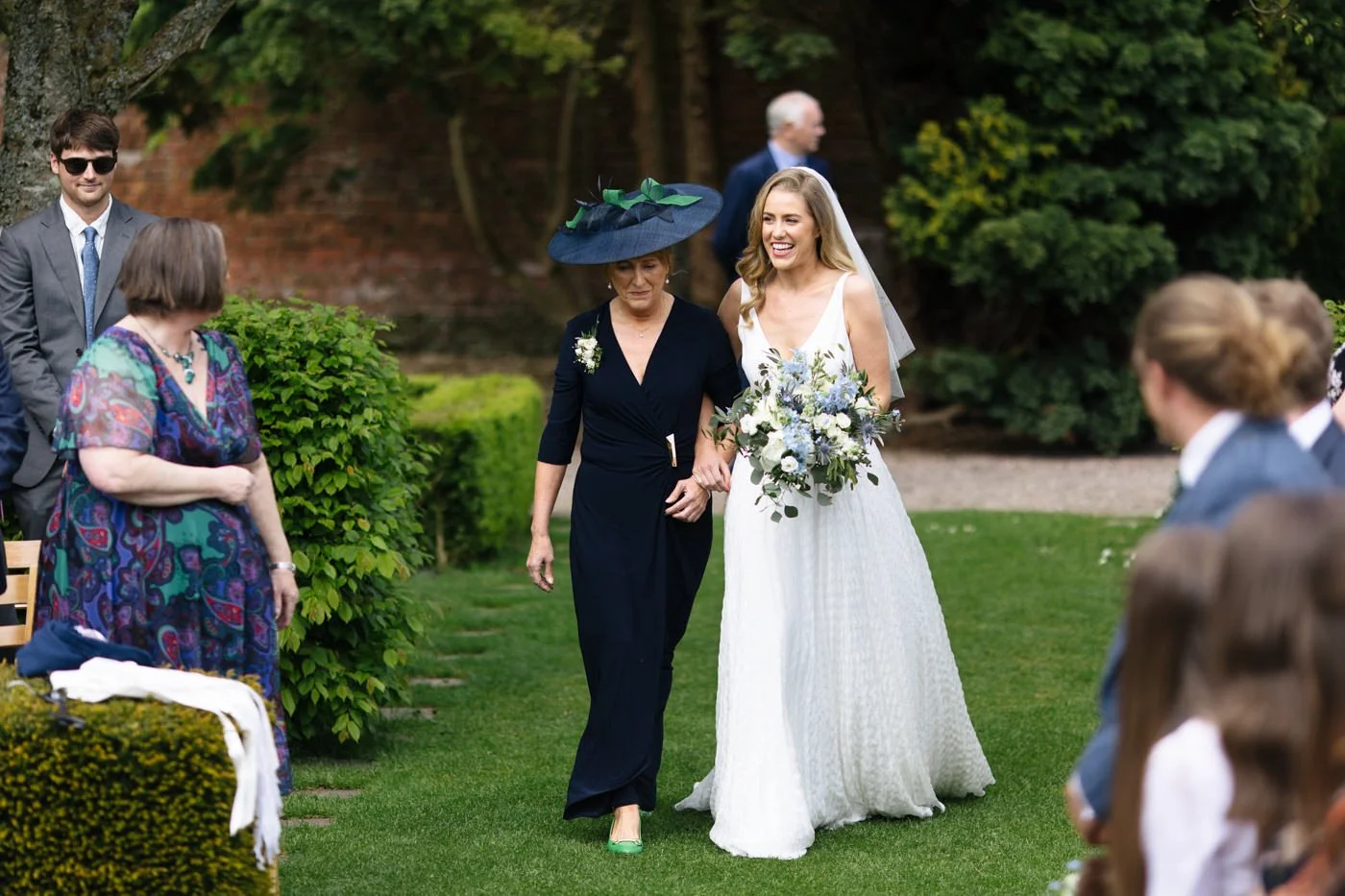 Larchfield-Estate-Wedding-Photos-019.jpg