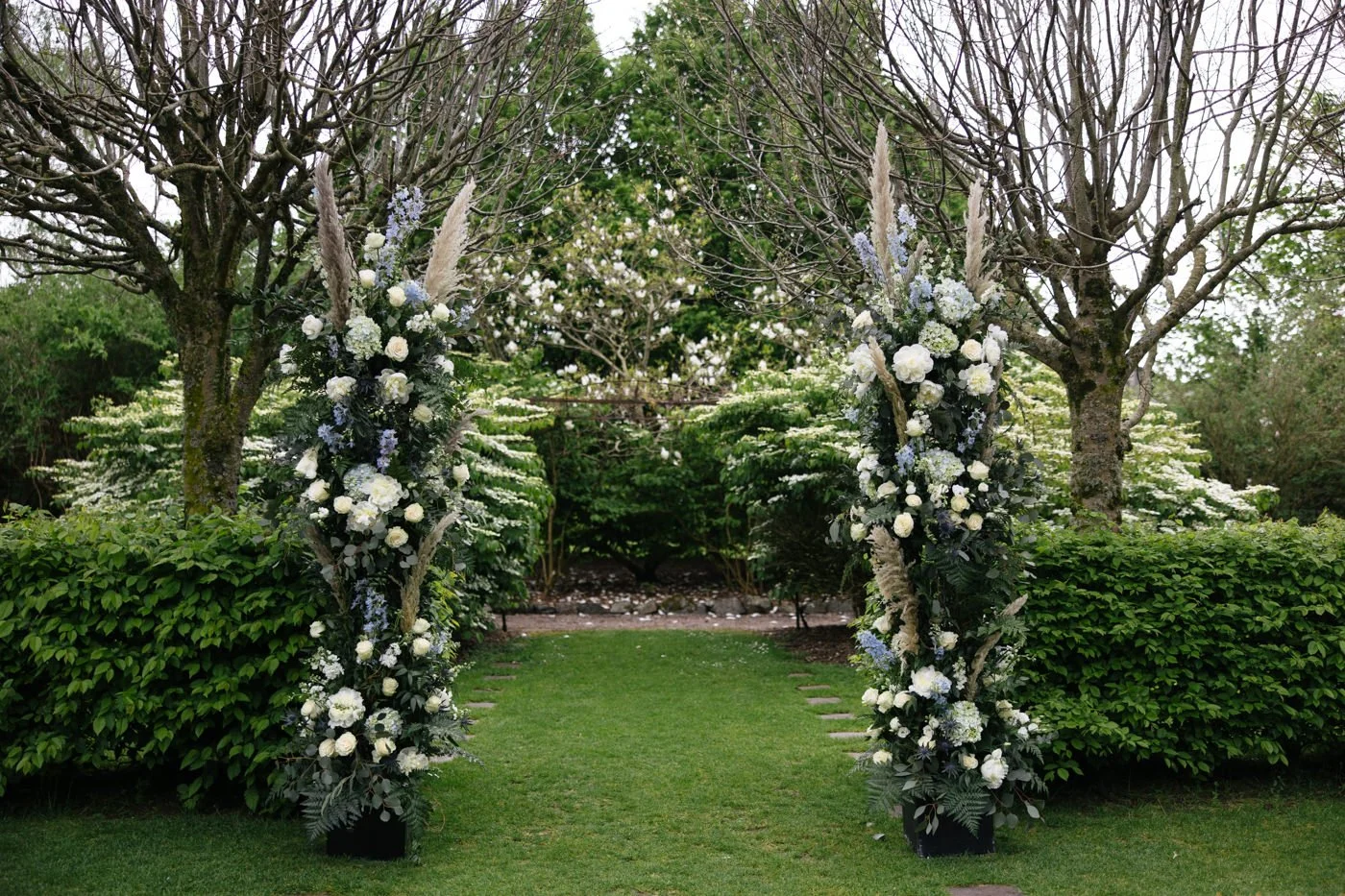 Larchfield-Estate-Wedding-Photos-004.jpg