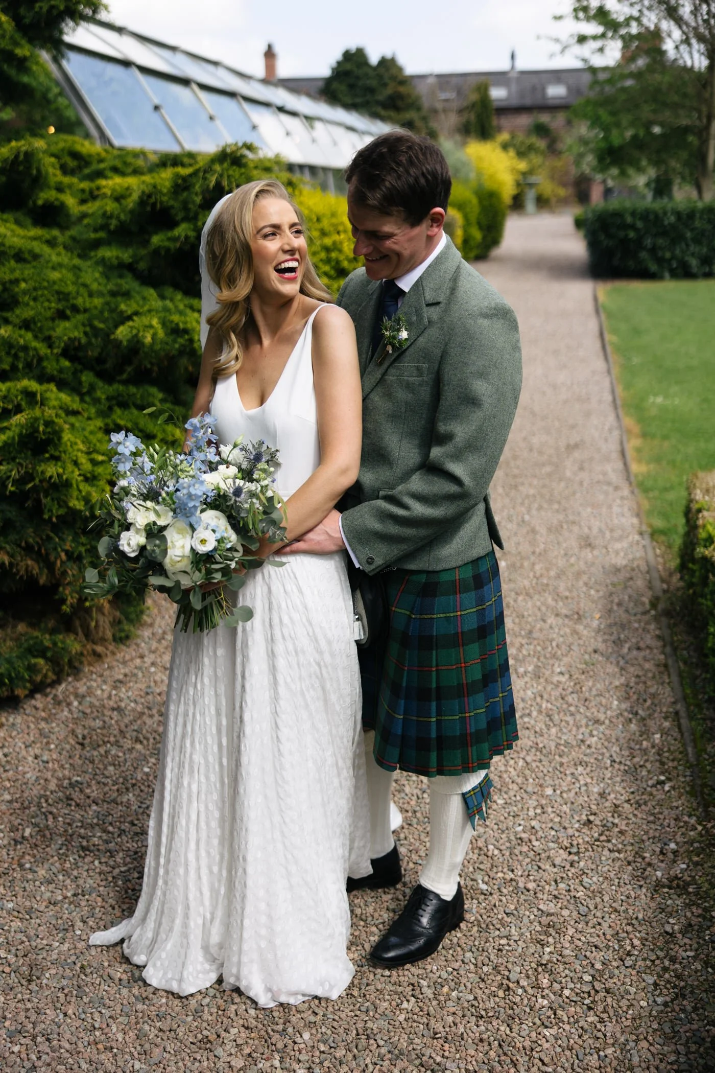 Larchfield-Estate-Wedding-Photos-057.jpg