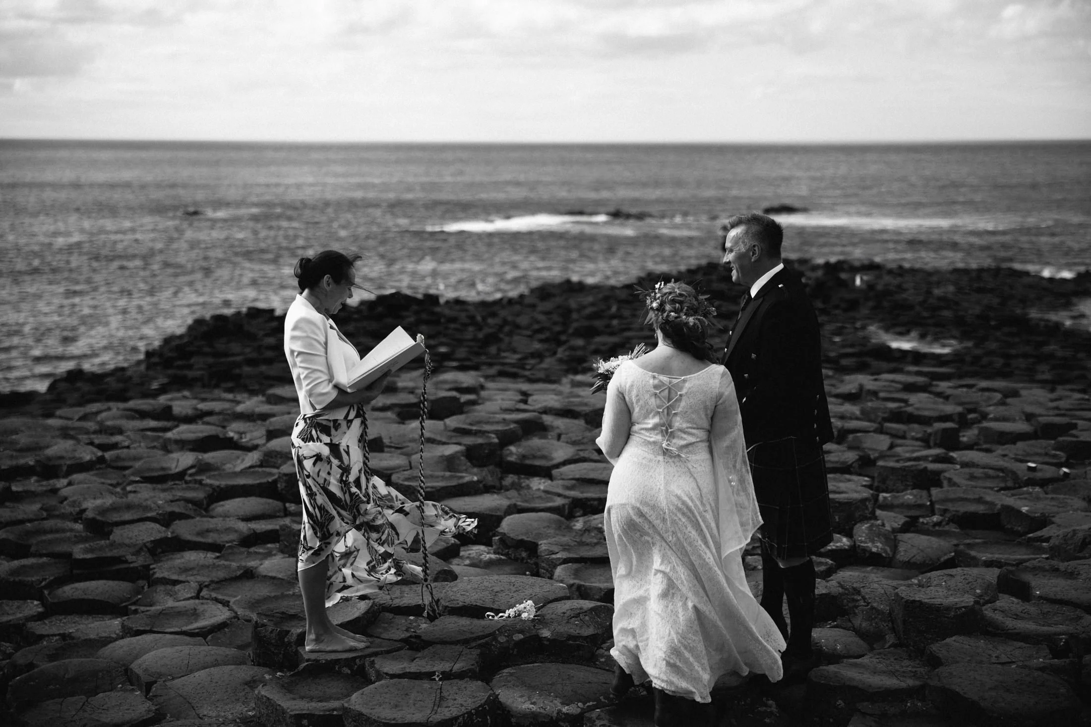 giants-causeway-elopement-photographer-ireland-12.jpg