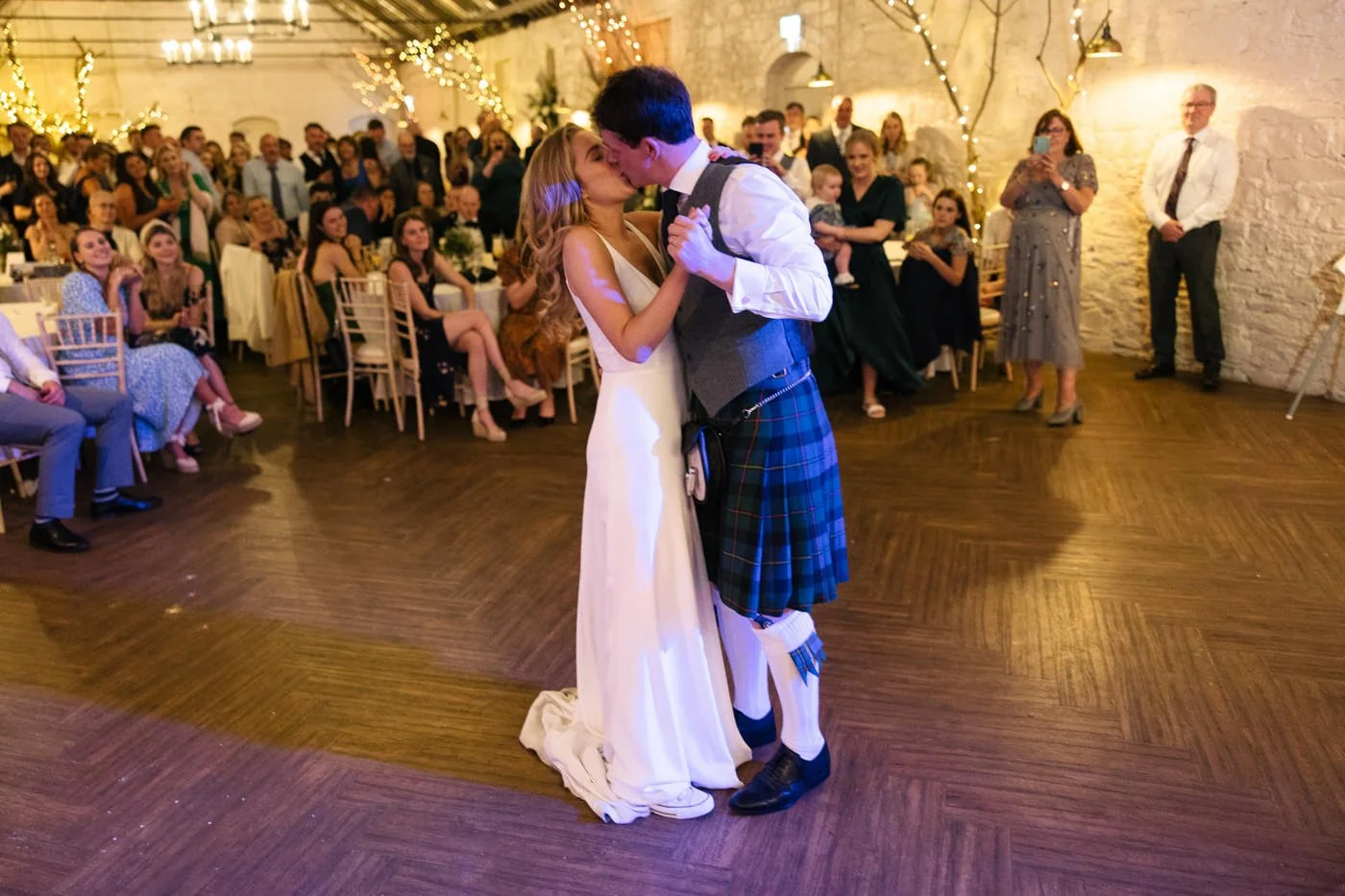 Larchfield-Estate-Wedding-Photos-090.jpg