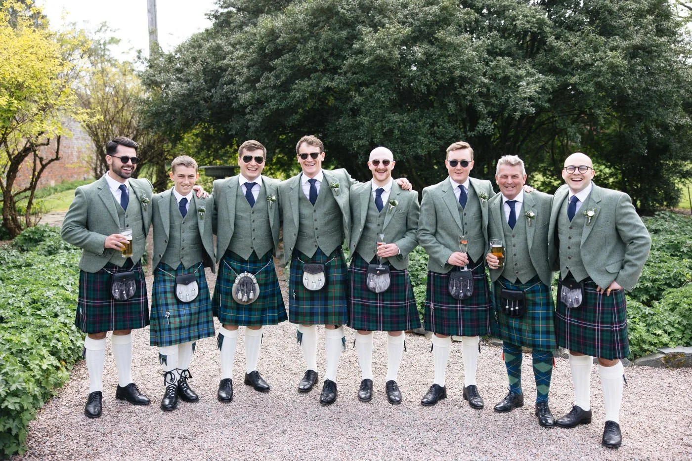 Larchfield-Estate-Wedding-Photos-008.jpg