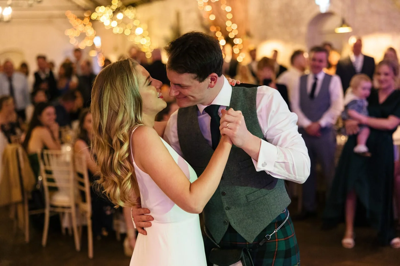 Larchfield-Estate-Wedding-Photos-087.jpg