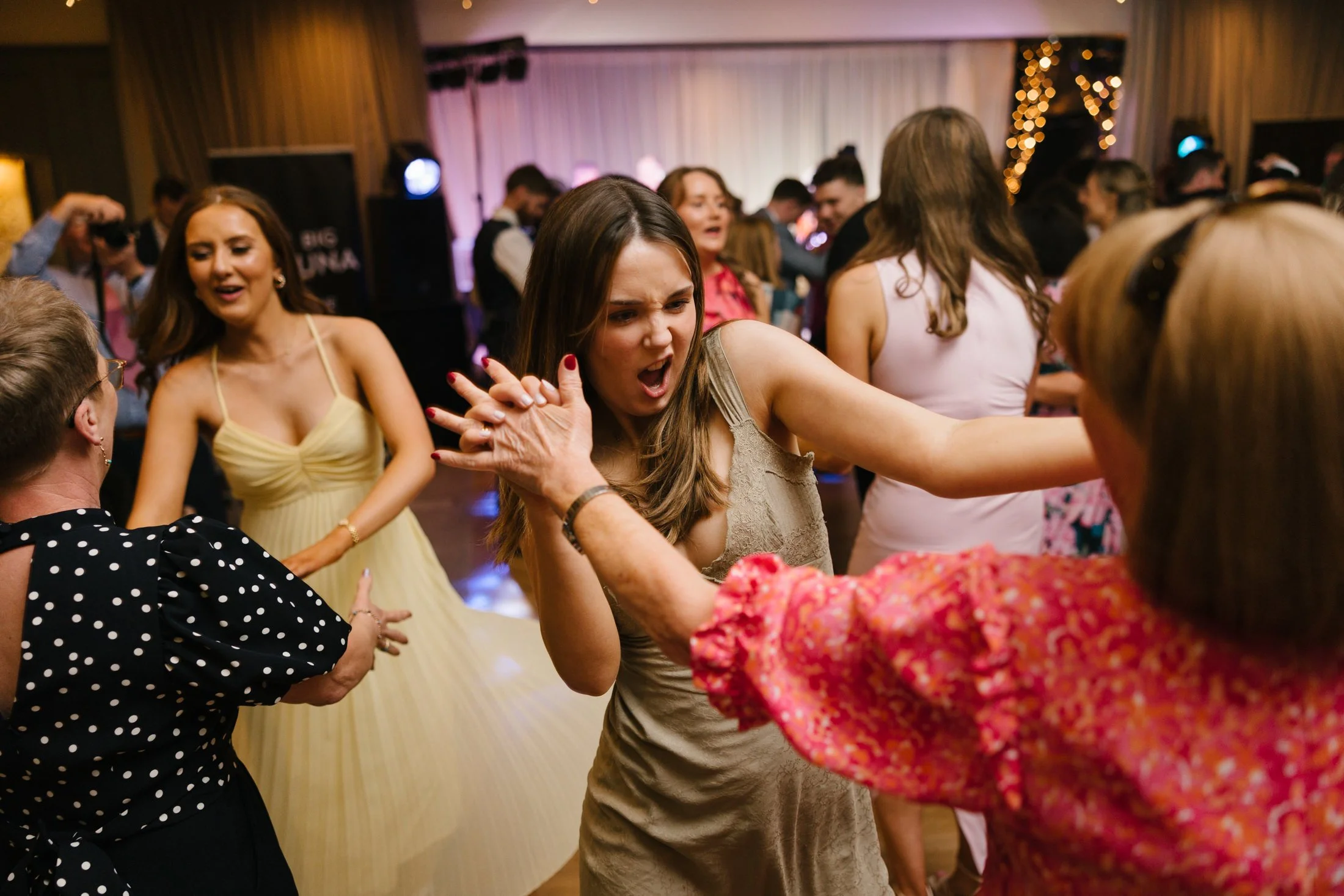 clandeboye-lodge-wedding-photographer-160.jpg