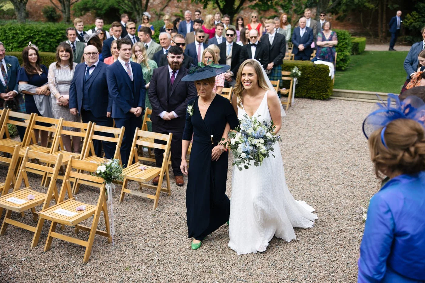 Larchfield-Estate-Wedding-Photos-020.jpg