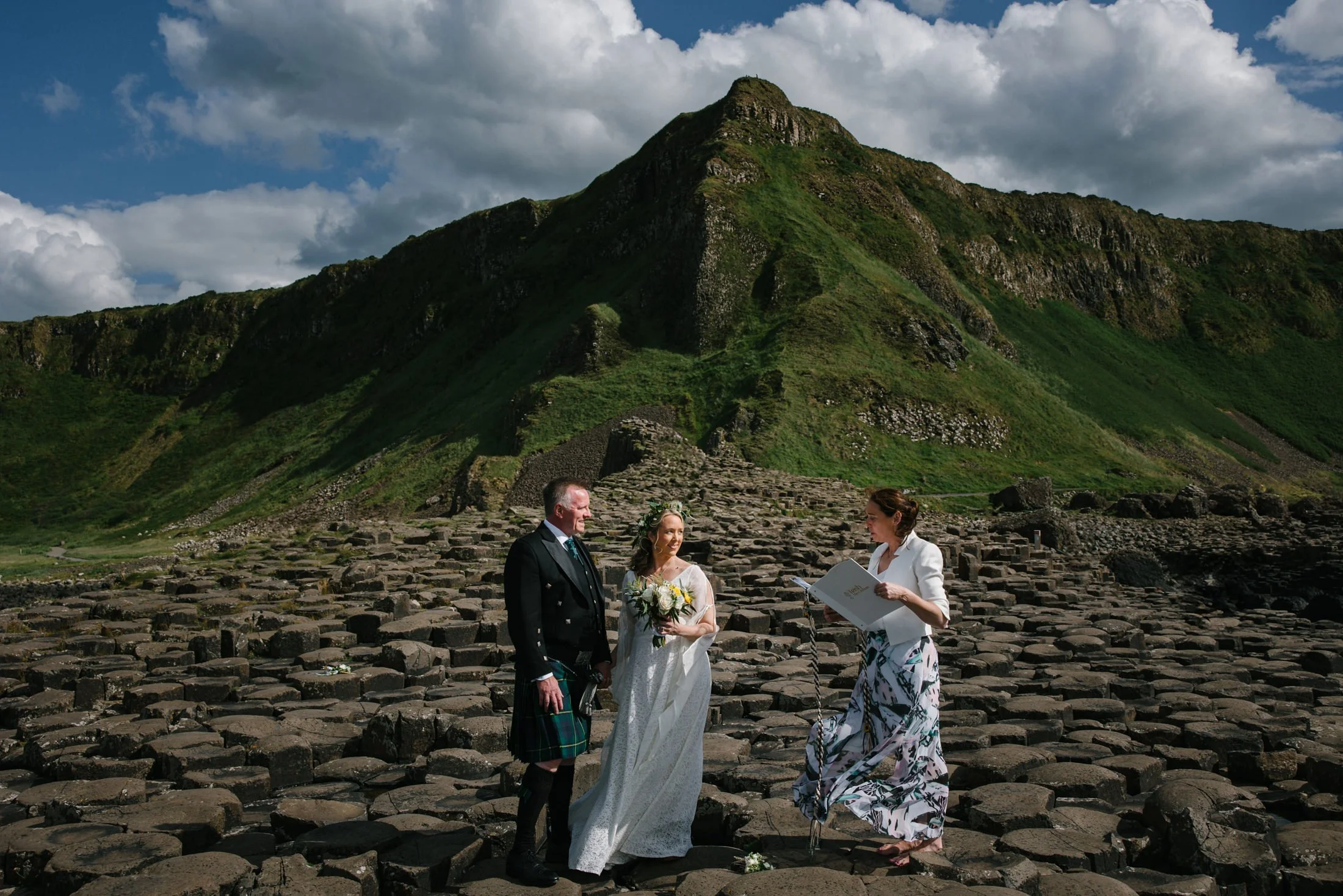 giants-causeway-elopement-photographer-ireland-13.jpg