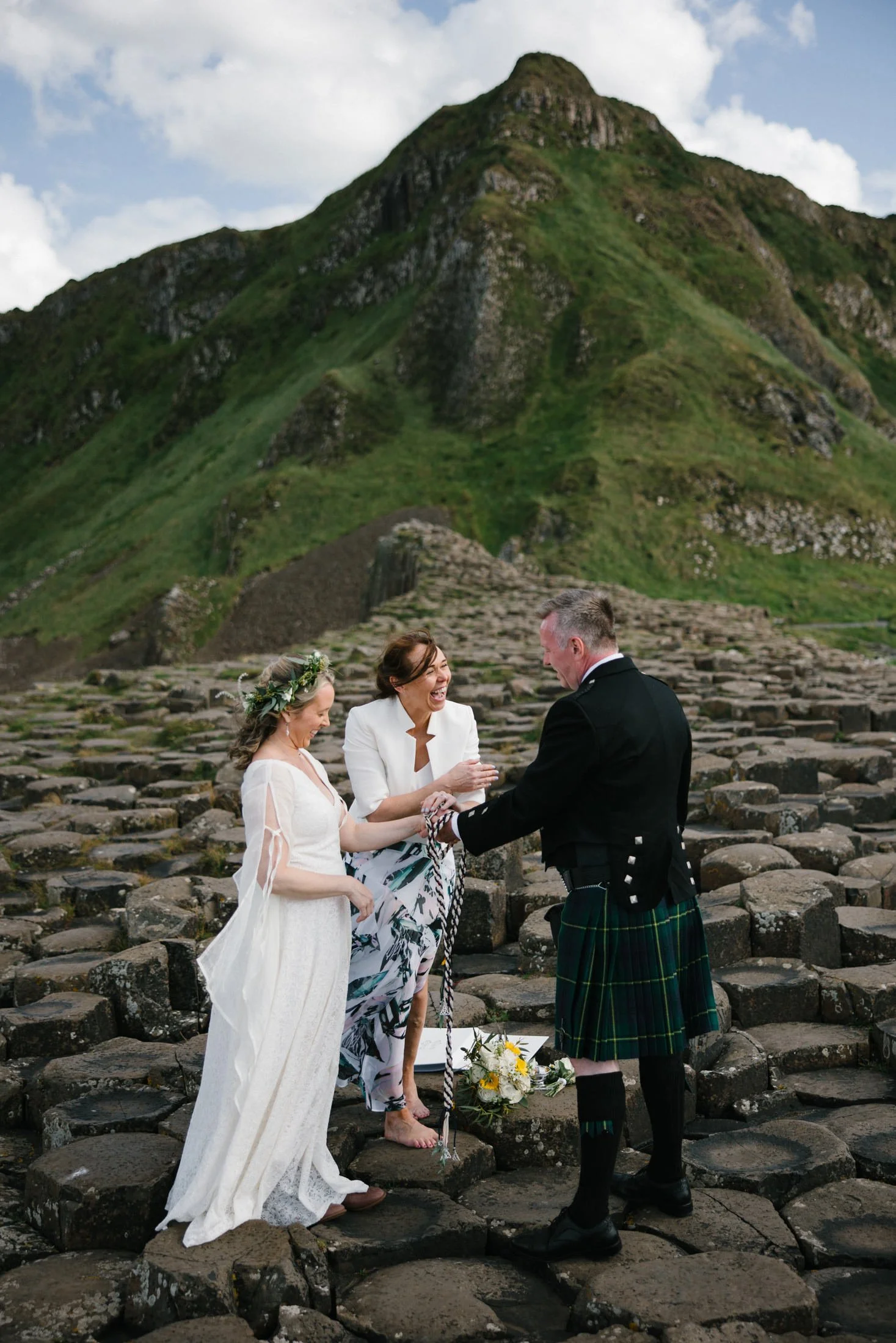 giants-causeway-elopement-photographer-ireland-22.jpg