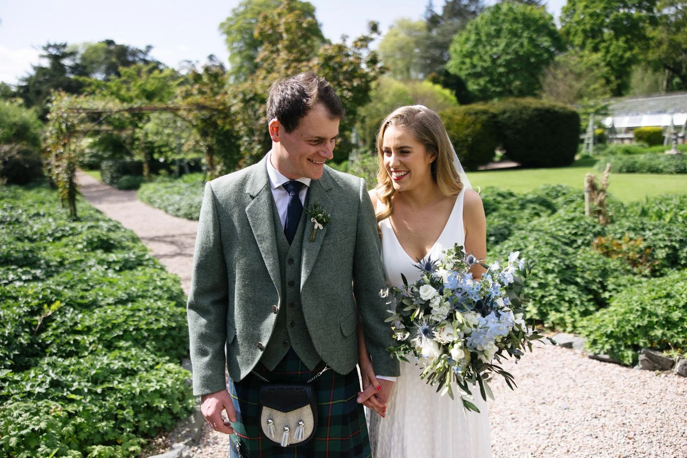 Larchfield-Estate-Wedding-Photos-061.jpg