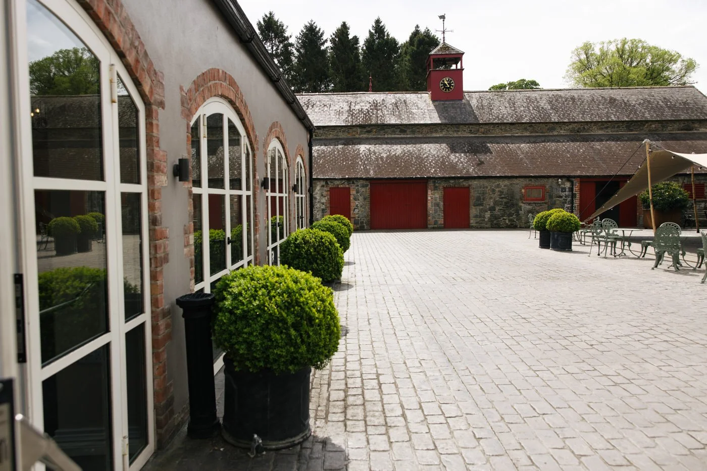 Larchfield-Estate-Wedding-Photos-002.jpg