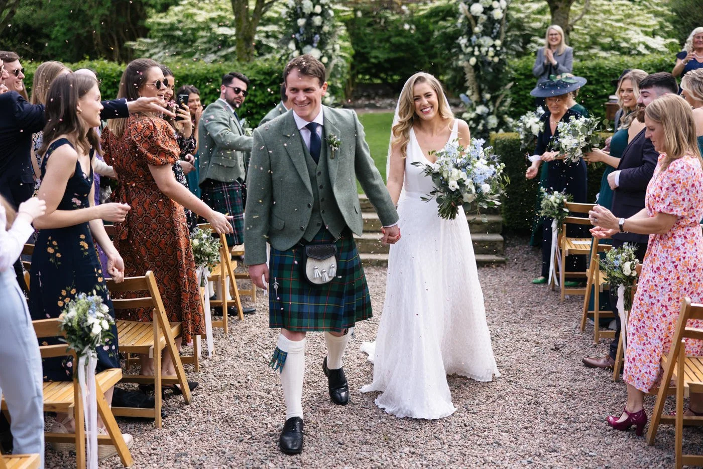 Larchfield-Estate-Wedding-Photos-031.jpg