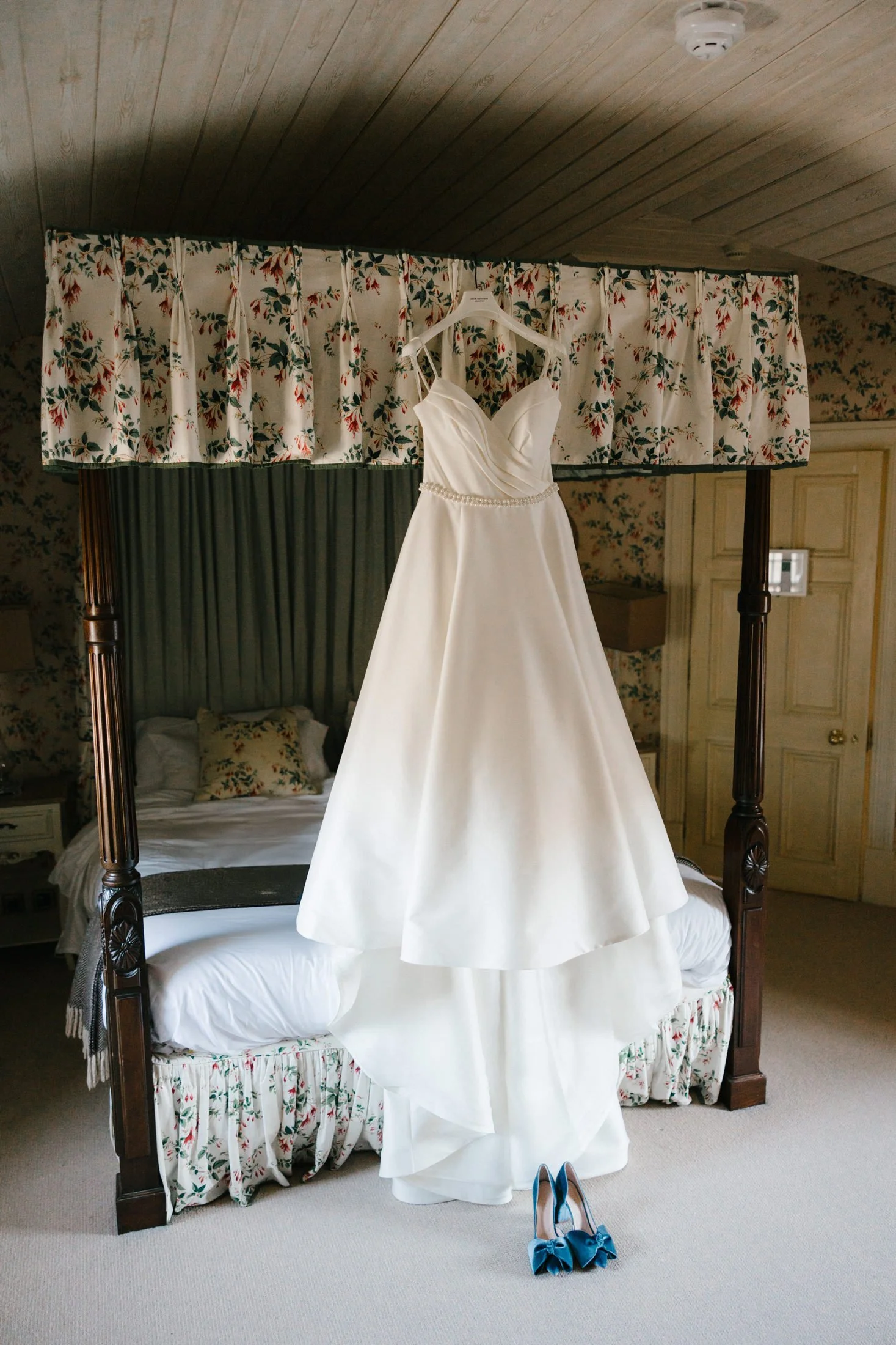 cliff-at-lyons-wedding-photographer-ireland-6.jpg