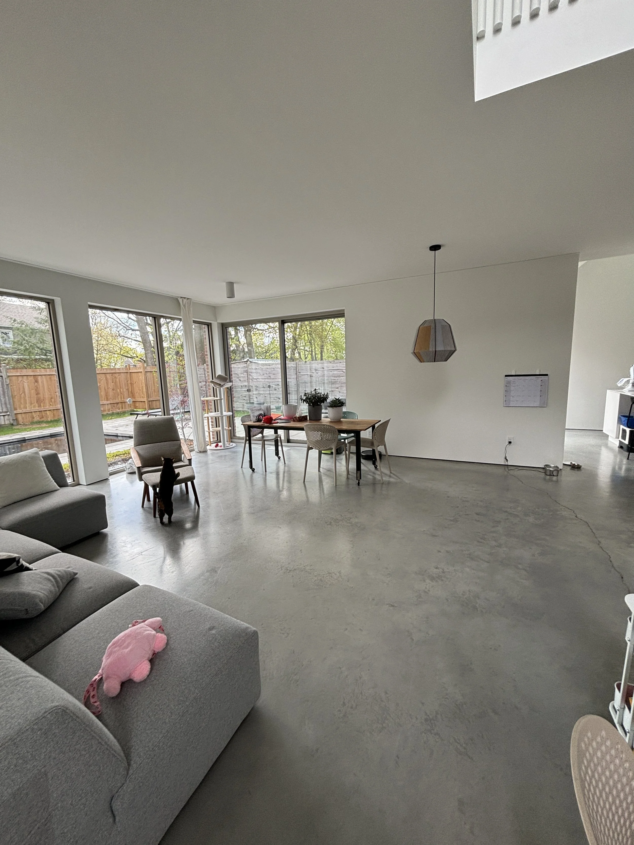 BEFORE - Lack of defined spaces and focal points can make the room feel unwelcoming