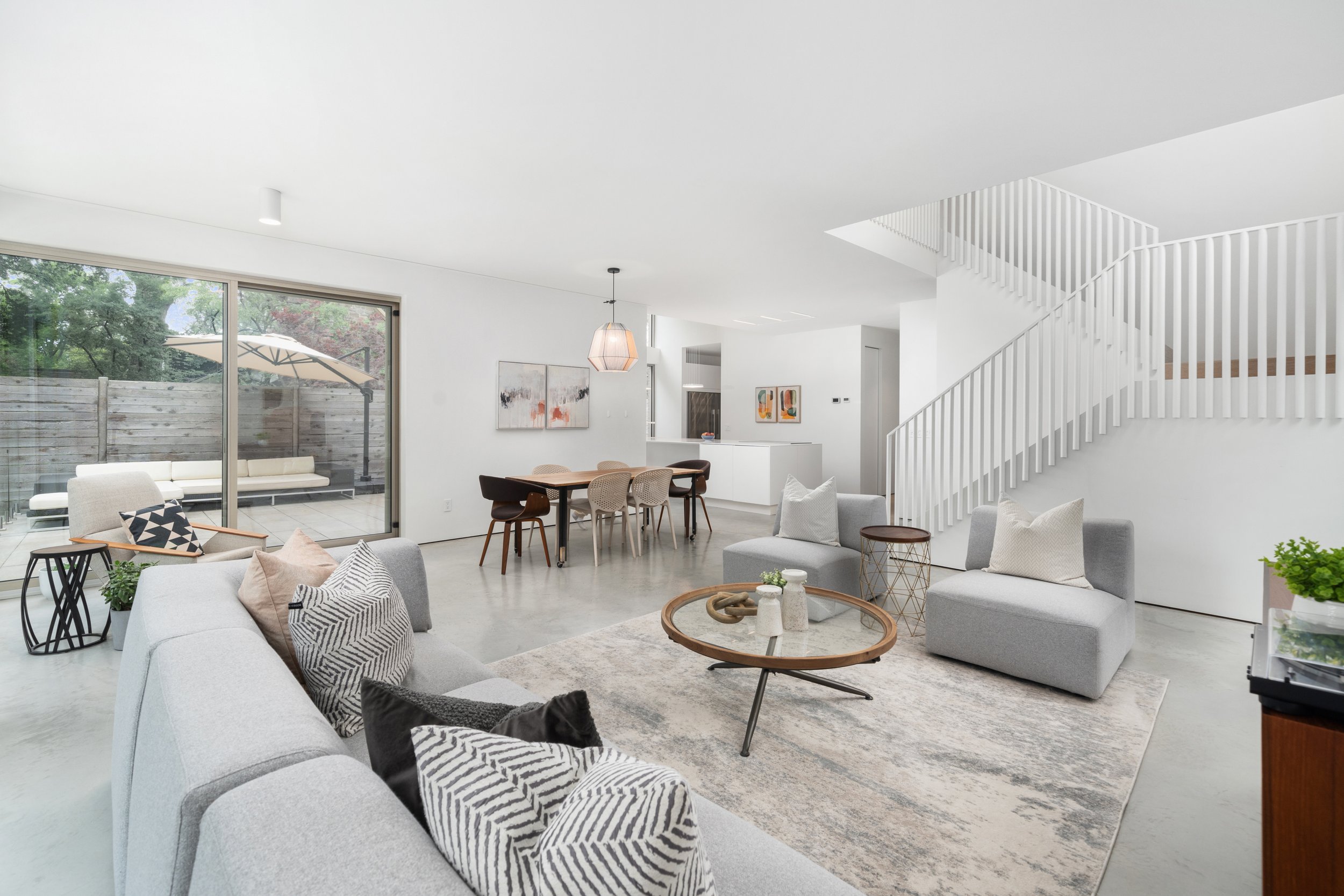 AFTER - Welcoming and bright