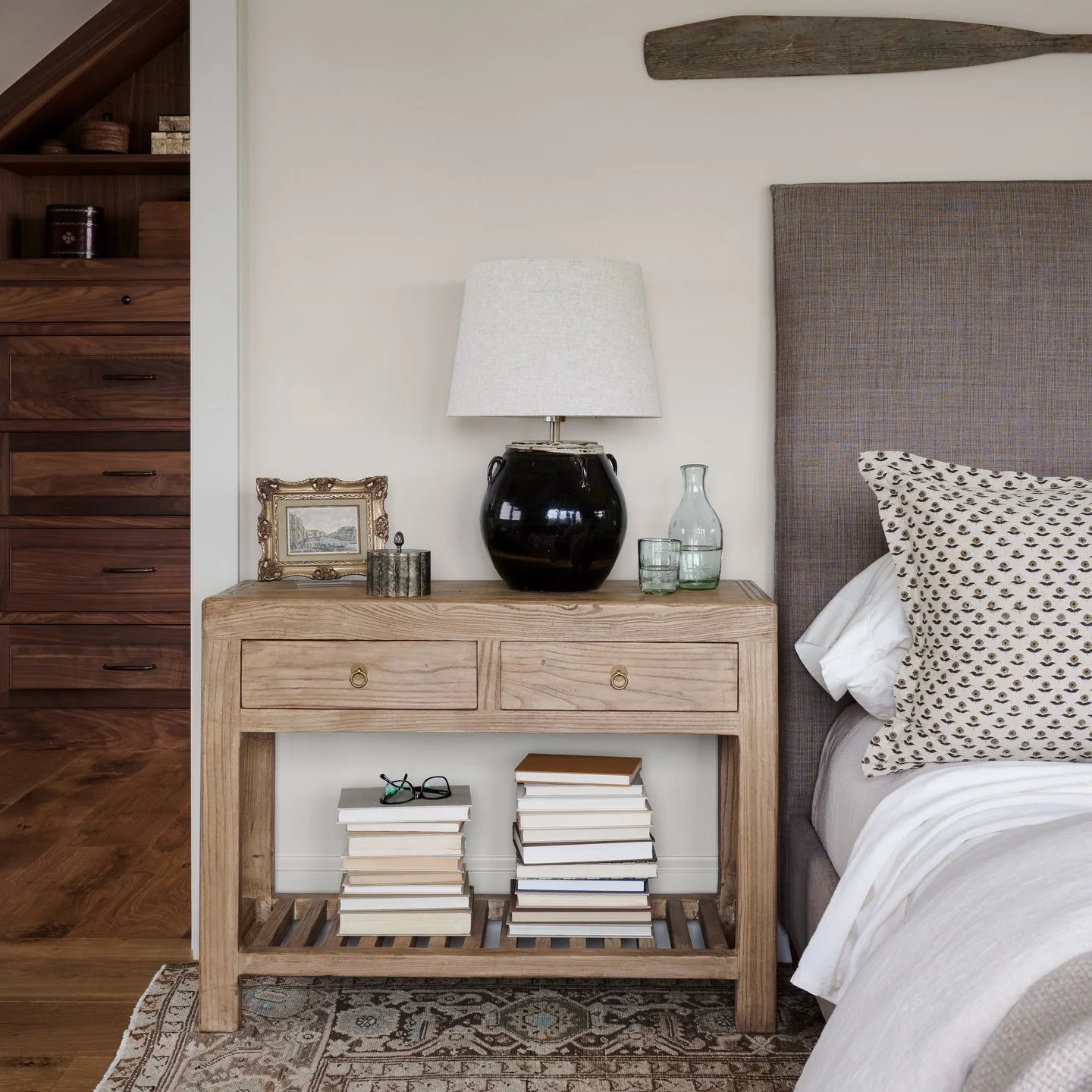 January&hellip; a time for rest &amp; reset 📖 (and to organize your nightstand) 

Interior design: @tina.marguerite 
Builder: @cataldobuilders 
Photography: @tamara_flanagan_photo 
.
.
.
.
.
#interiordesign #capecodinteriordesign #bedroomdesign #coa