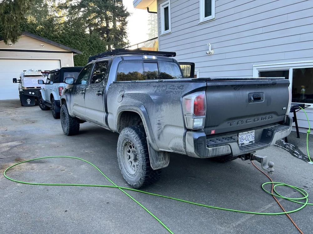 Truck before exterior detail