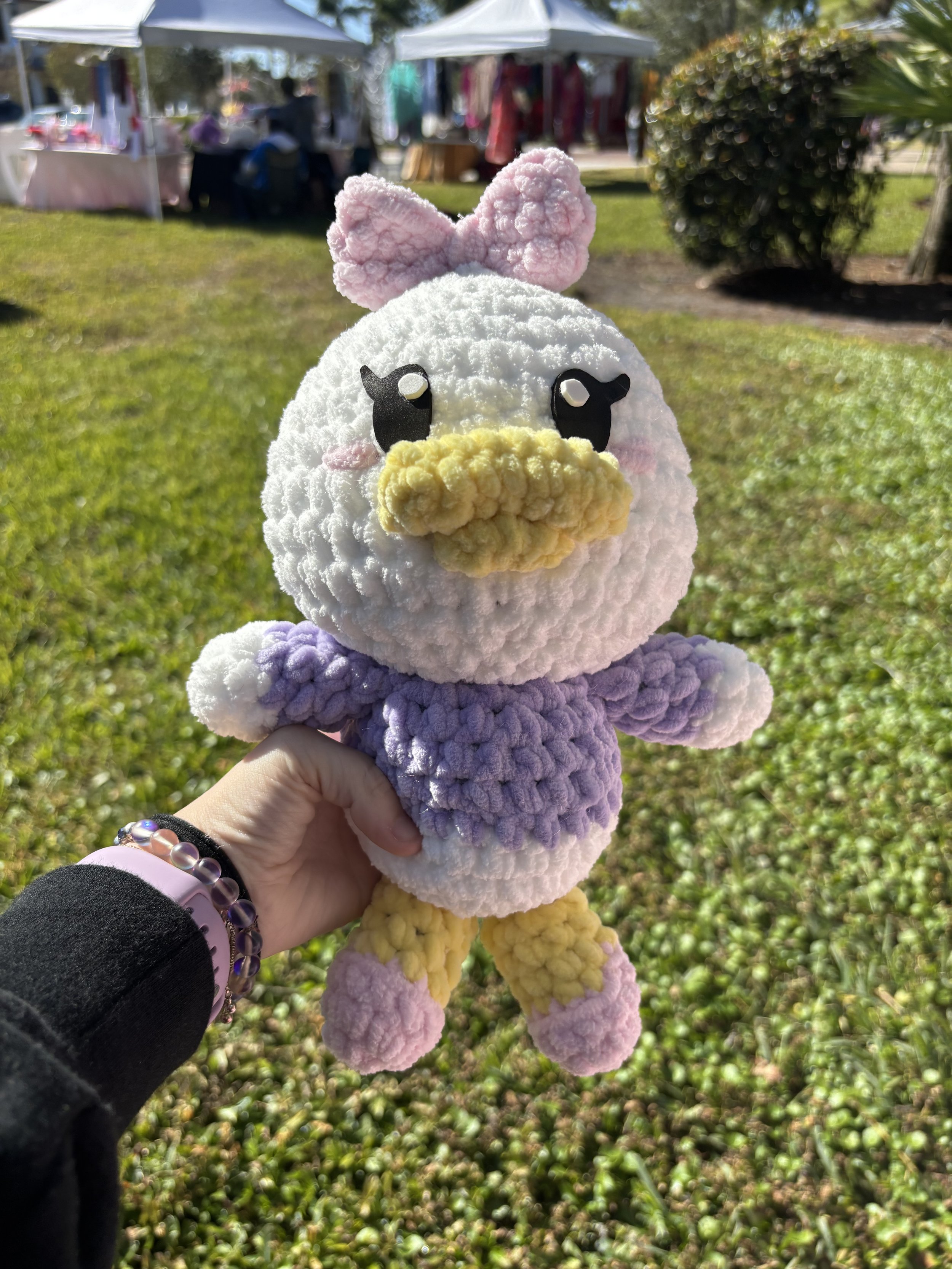 daisy duck front.jpg