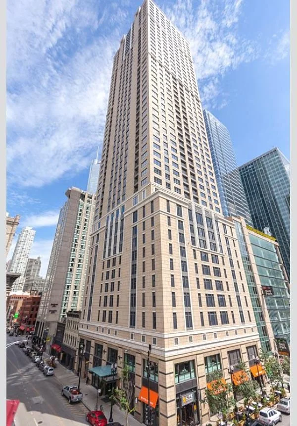 AMLI River North.jpg