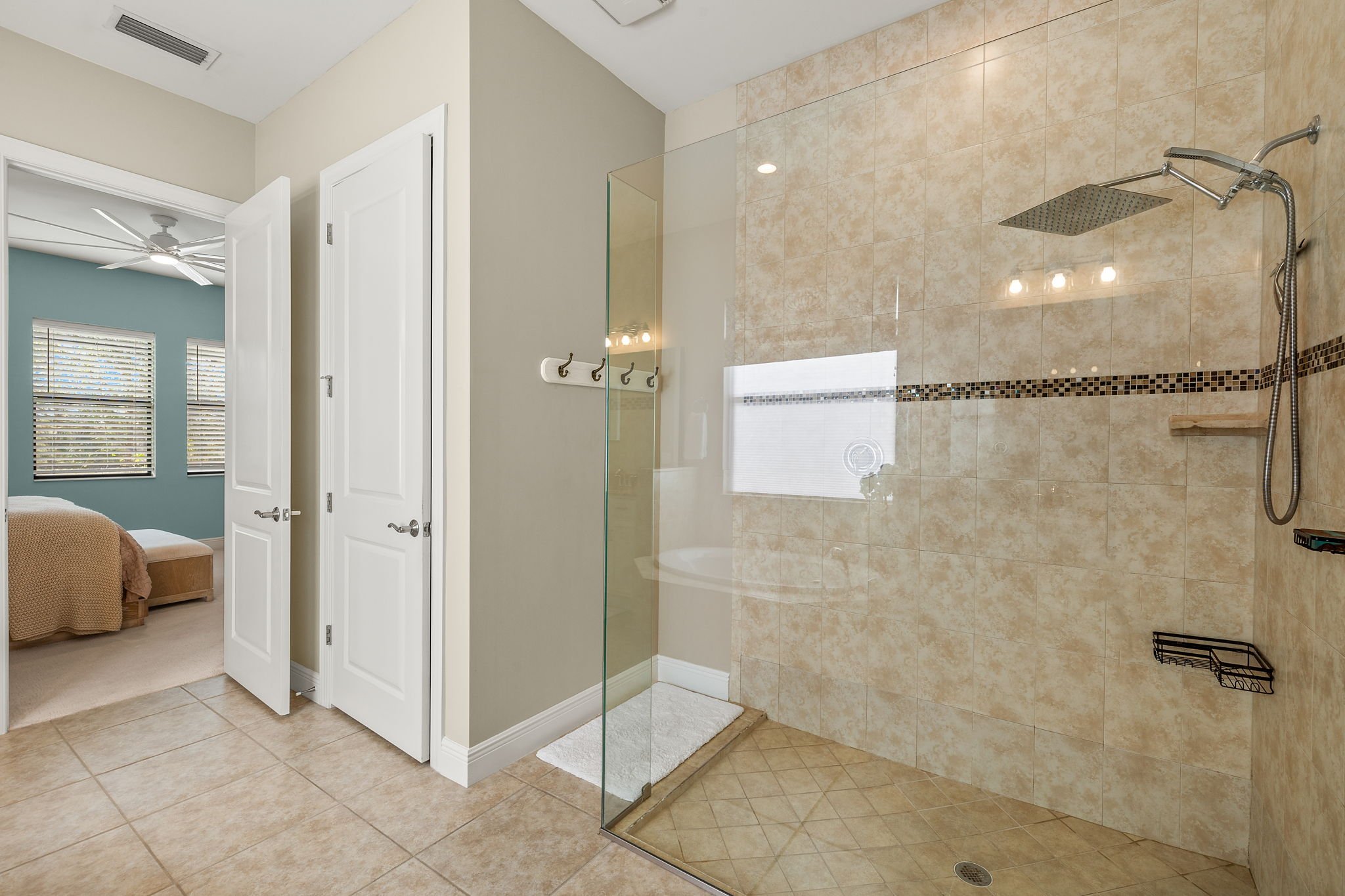 15-Primary Bathroom 2 of 2.jpg