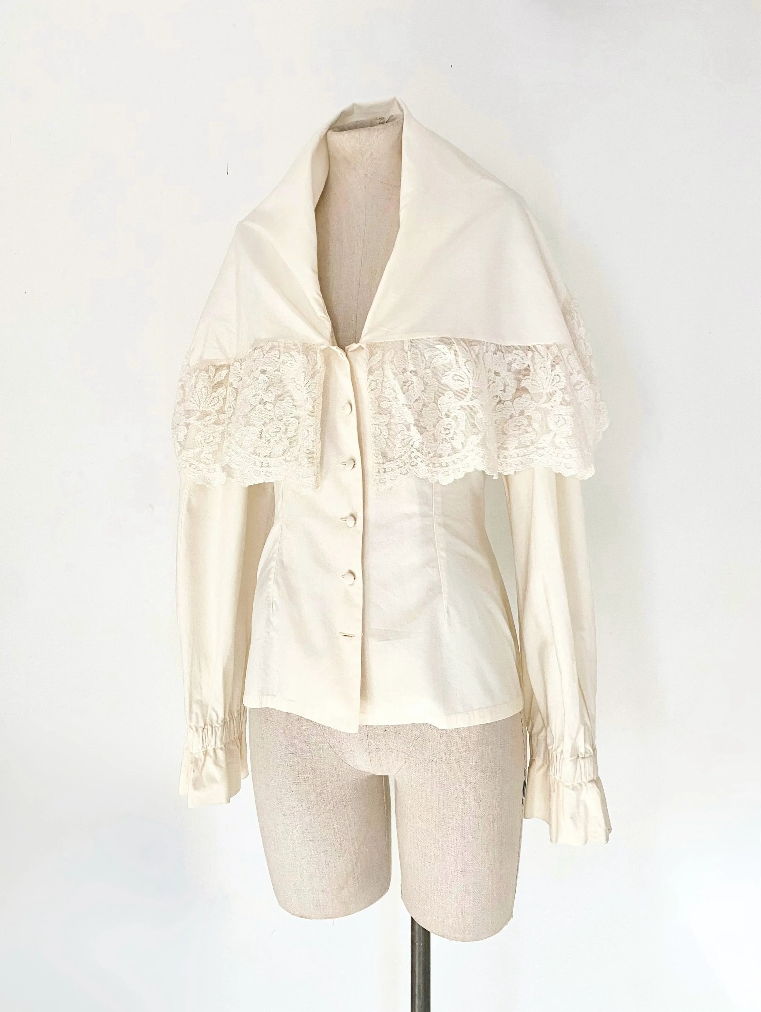 Vintage pieces available for professional rental.
Rare finds and statement pieces selected for editorials, campaigns, fashion shoots and creative projects.

Full catalogue available on request: contact@estherarchives.com

#FashionArchive #VintageForR