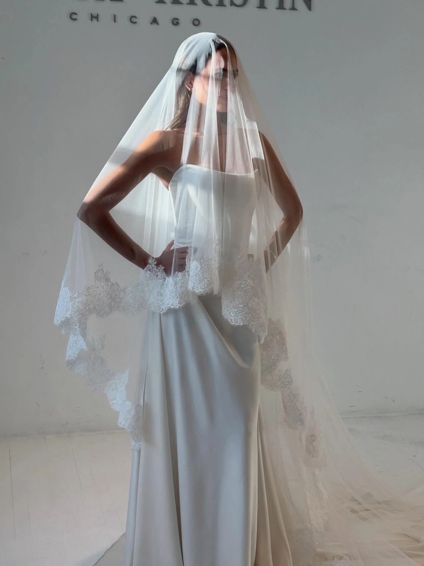 Still not over this veil ✨

@alyssakristin_official 

San Antonio modern bridal shop. 
Wedding dresses Texas hill country